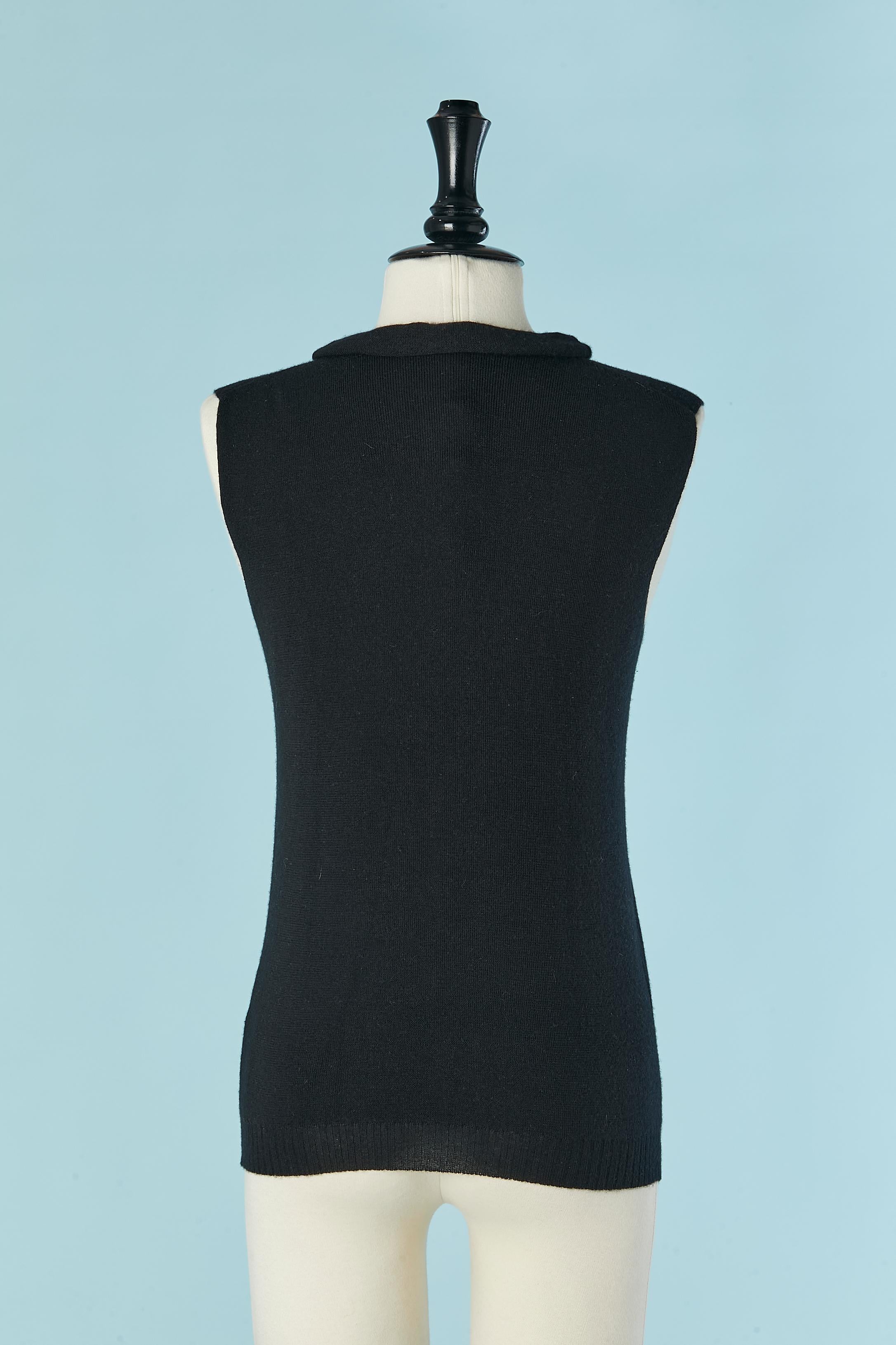 Pull sans manches noir avec broderies de paillettes et de perles CHANEL Pour femmes en vente