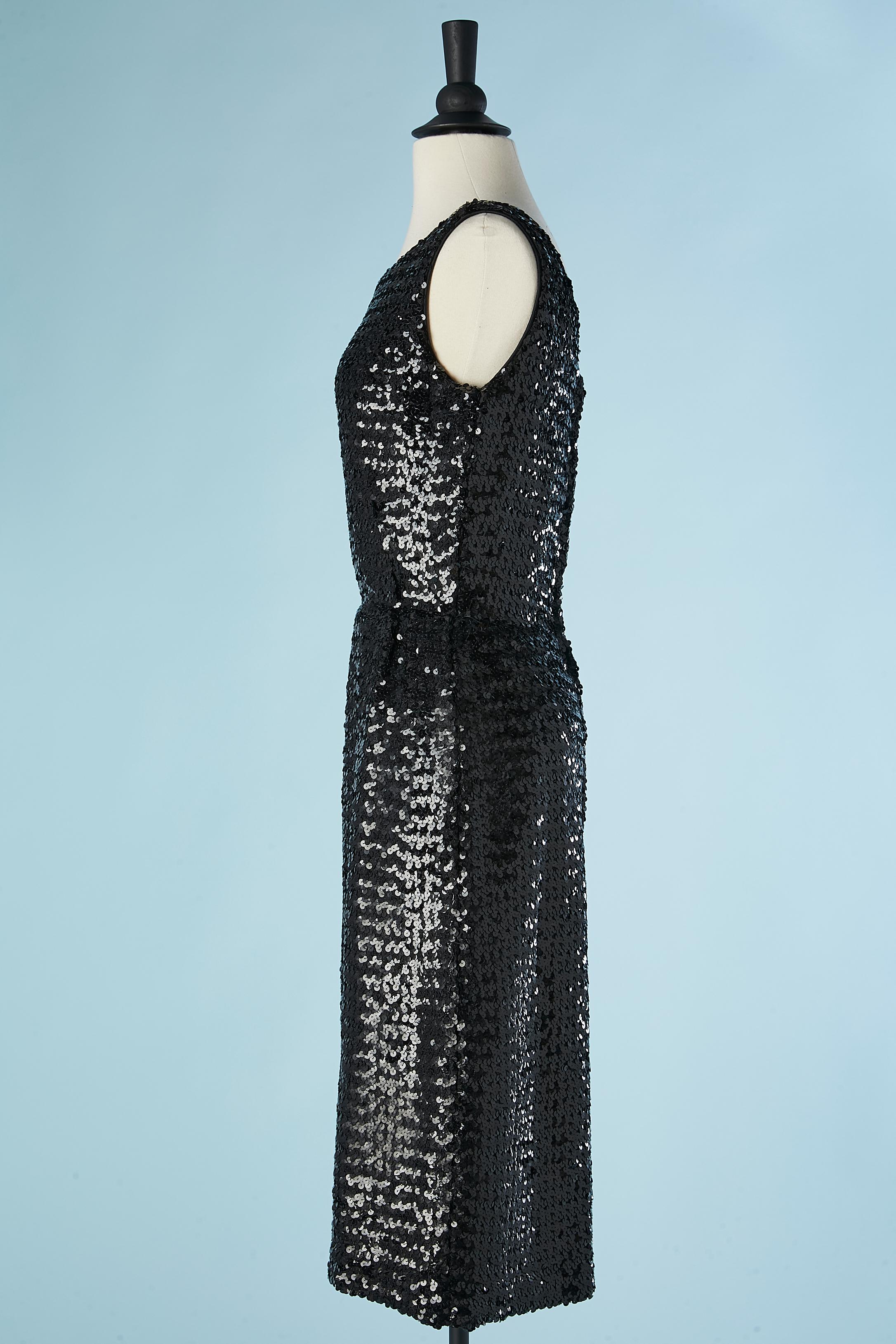 Black sleeveless sequin cocktail dress Suzy Perette  In Good Condition For Sale In Saint-Ouen-Sur-Seine, FR
