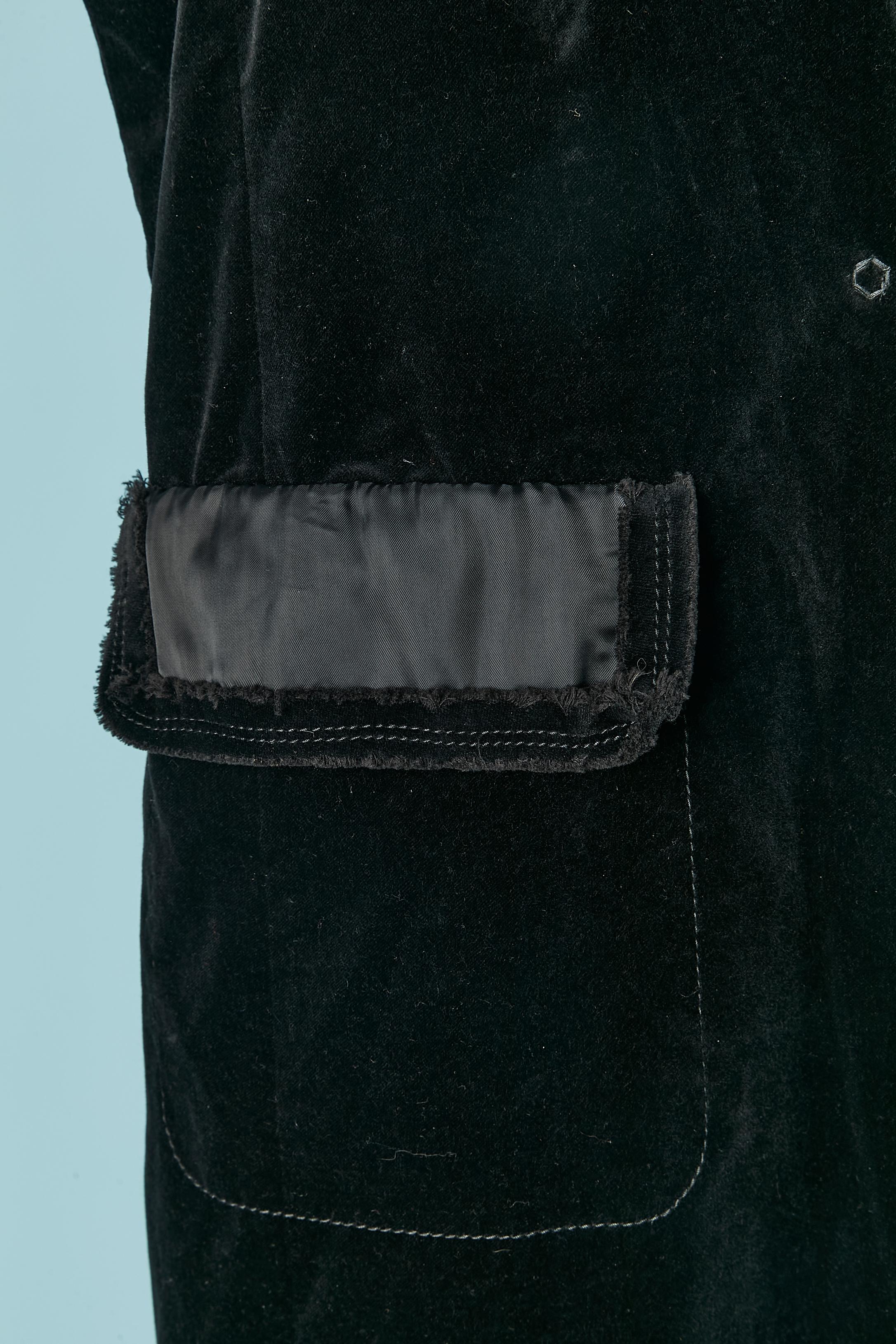 Schwarzer ärmelloser Samtmantel mit roh geschliffenem Rand MM6 MAISON MARGIELA im Zustand „Hervorragend“ im Angebot in Saint-Ouen-Sur-Seine, FR