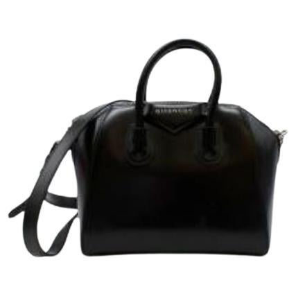 Schwarze schwarze glänzende Antigona im Angebot