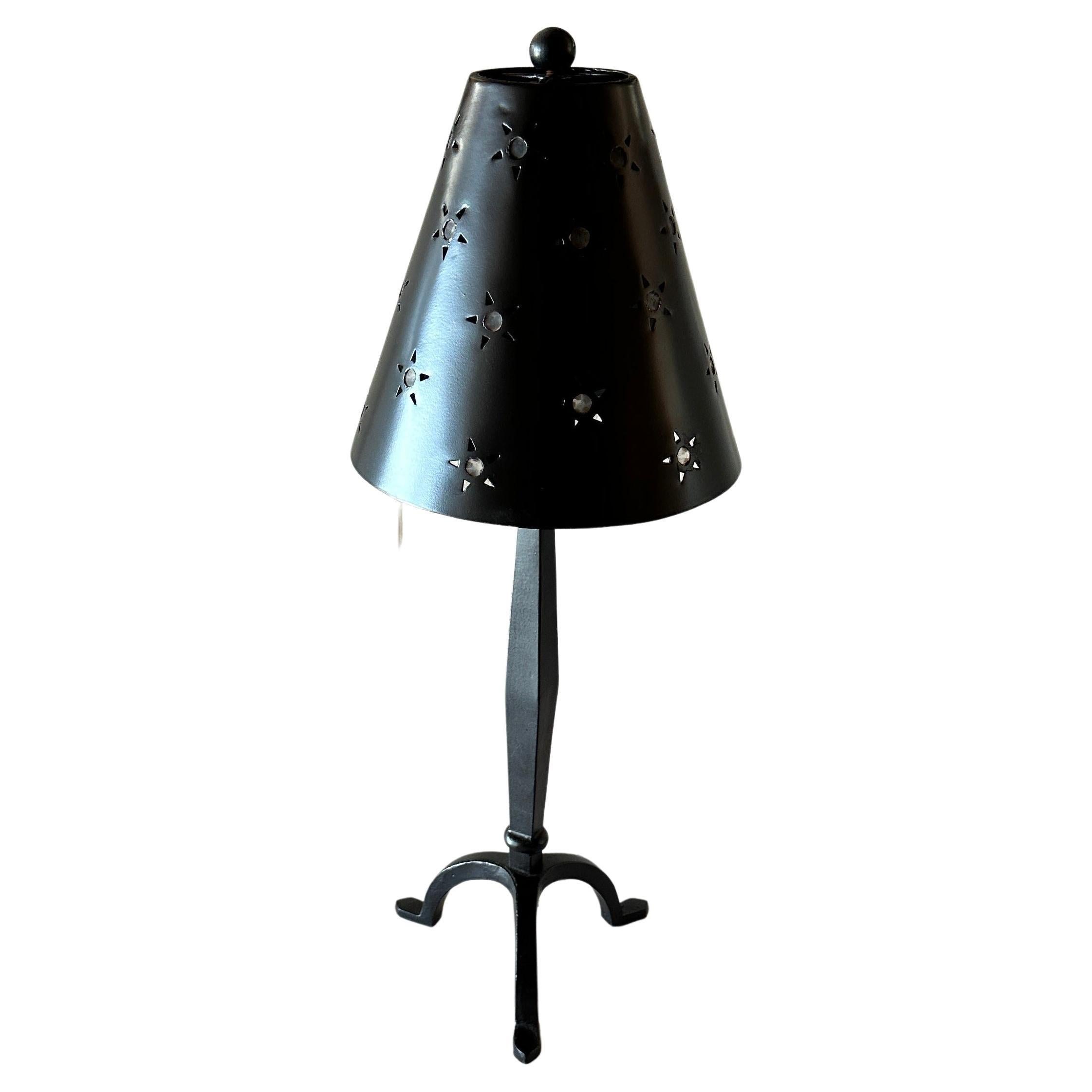 Schwarze schwarze Stern-Tischlampe mit gebrochener Glasreflexion im Angebot