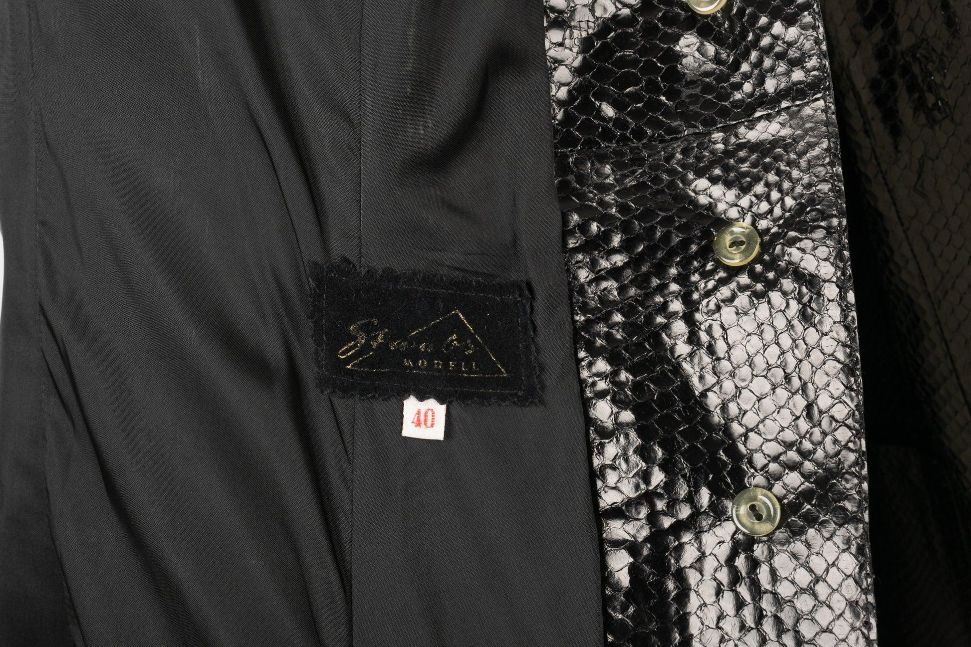 Set di serpenti neri con giacca e gonna dritta, anni '60 in vendita 6