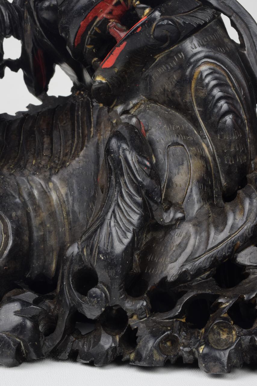 Sculpture en pierre de savon noire « Foo Dog » de Chine du 20ème siècle Bon état - En vente à Prato, IT