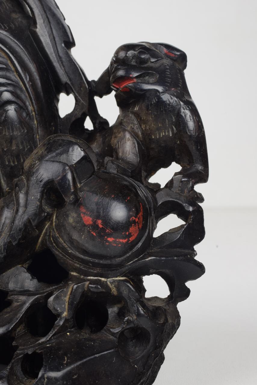 Schwarze Seifenstein-Skulptur „Fuchshund“, China, 20. Jahrhundert im Angebot 3