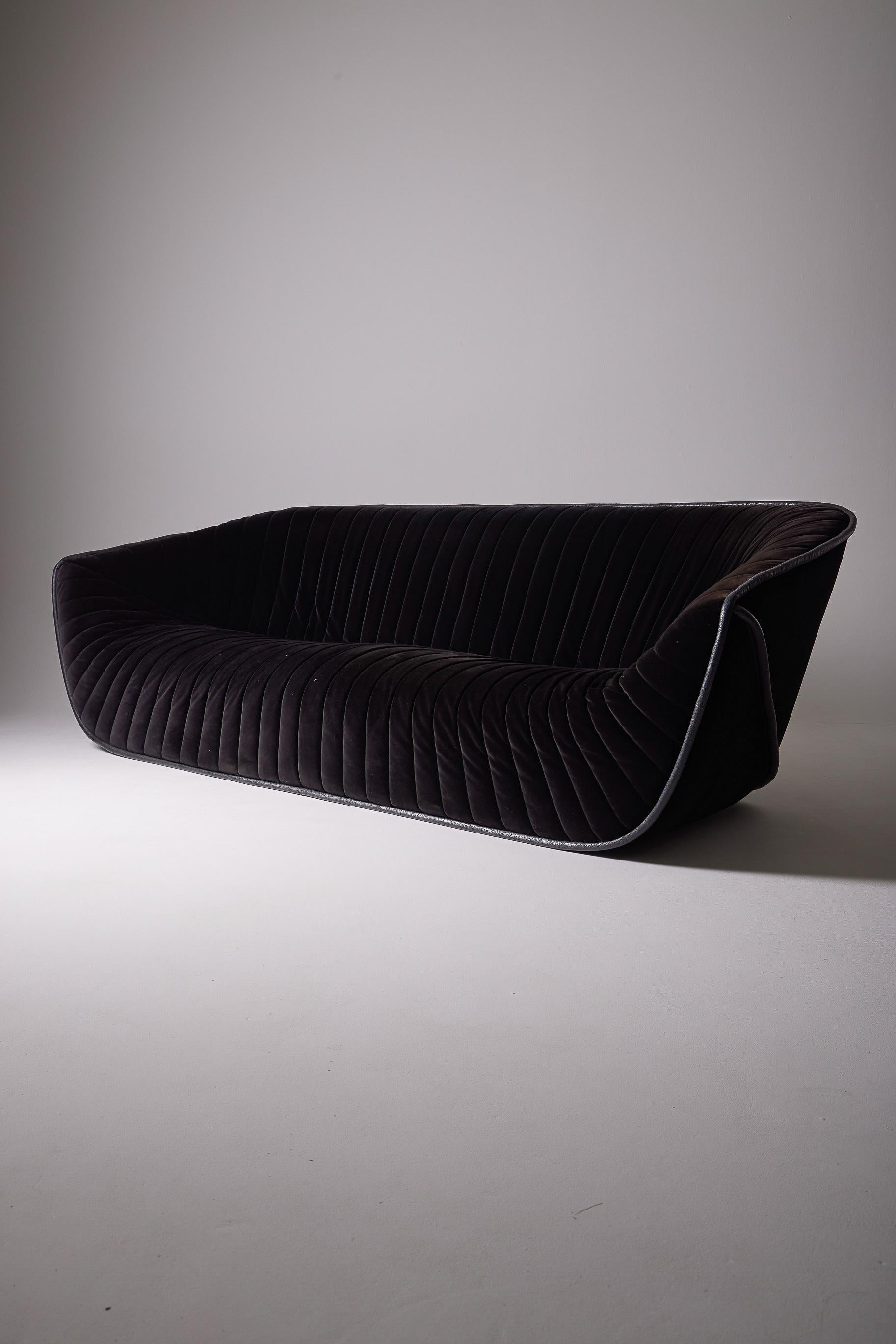  Black sofa by Cédric Ragot In Good Condition For Sale In PARIS, FR