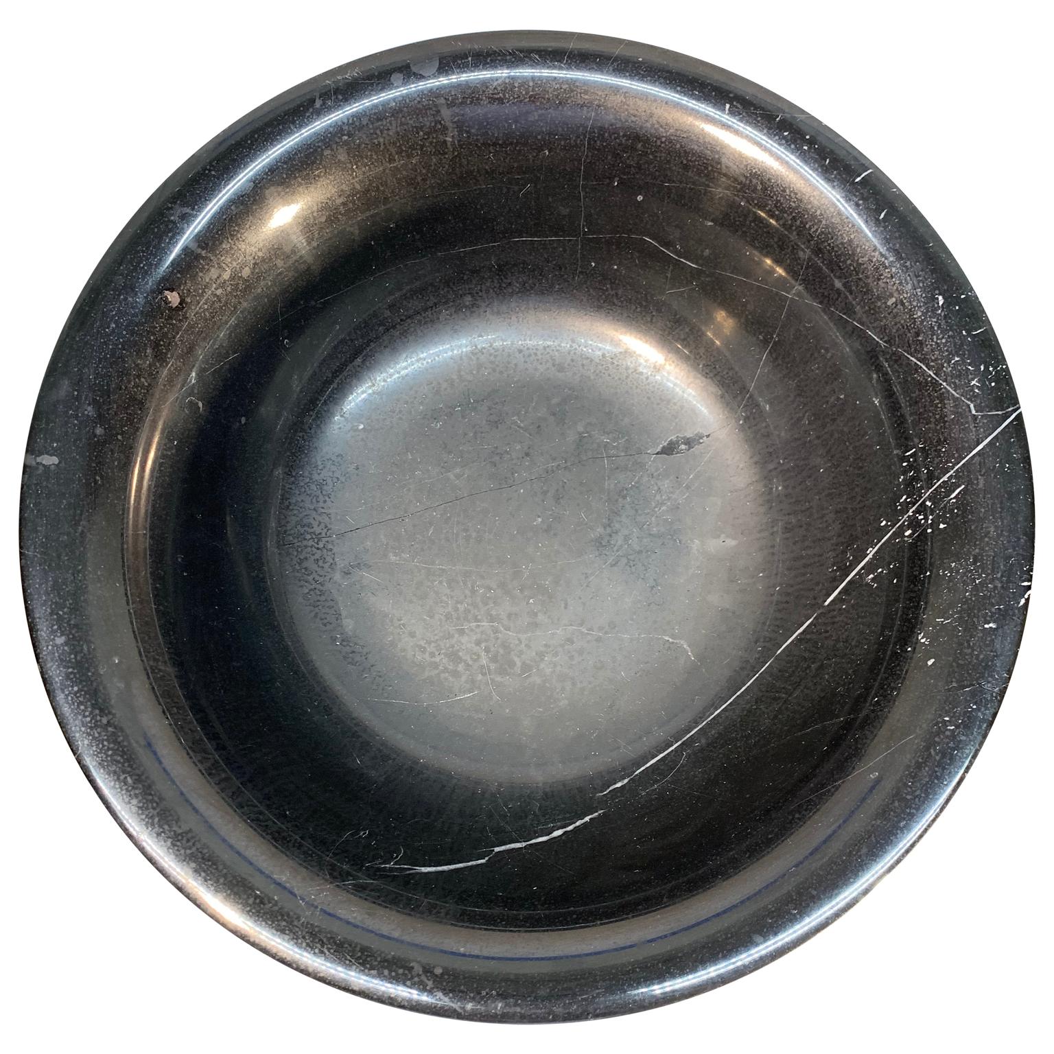 black centerpiece bowl