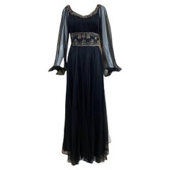 Robe noire avec paillettes et perles dorées, années 1940