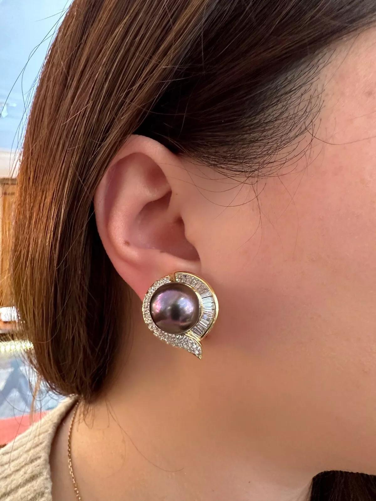 Black South Sea Pearl and Diamond Earrings in 18k Yellow Gold In Excellent Condition For Sale In La Jolla, CA