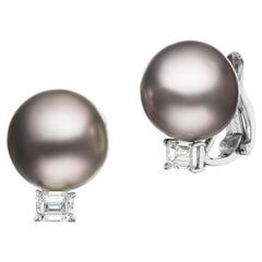 Pendientes de Perla Negra del Mar del Sur y Diamante talla Esmeralda