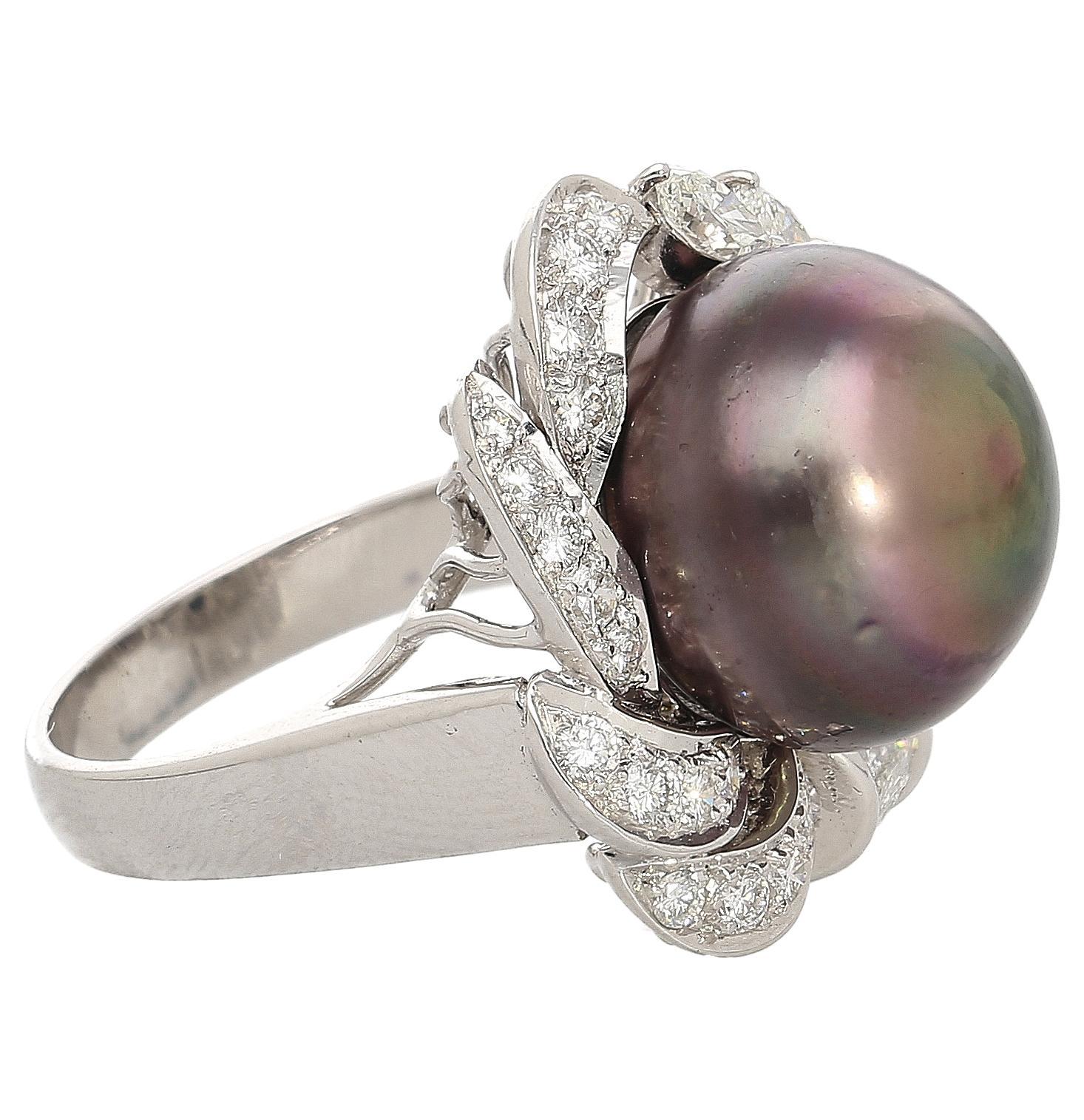 Black South Sea Pearl & Diamond 18K White Gold Floral Cluster Ring In Good Condition For Sale In Miami, FL