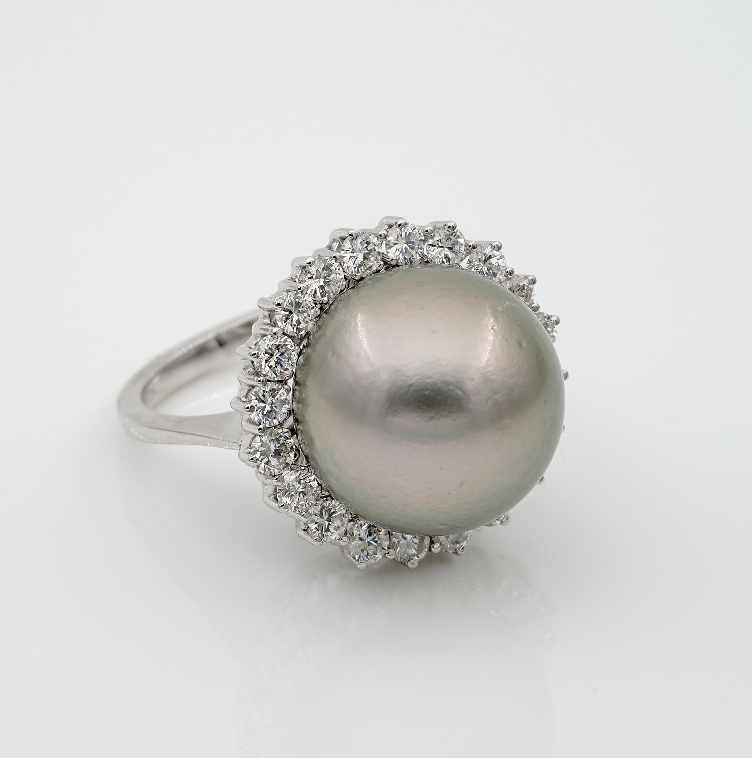 Contemporary Black South Sea Pearl Diamond Large ring For Sale