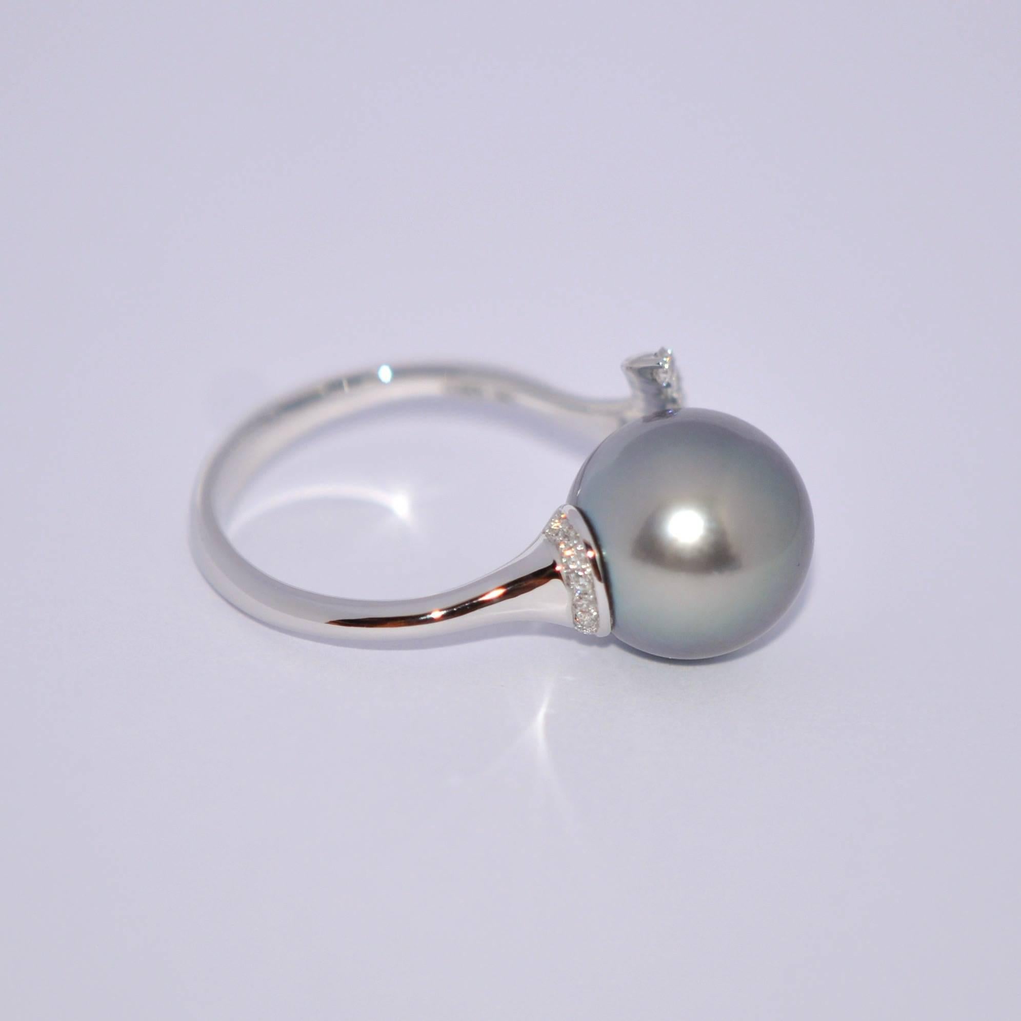 Black South Sea Pearl, Diamonds G/VS 0.23 Carat on White Gold 18 Karat Ring 1
