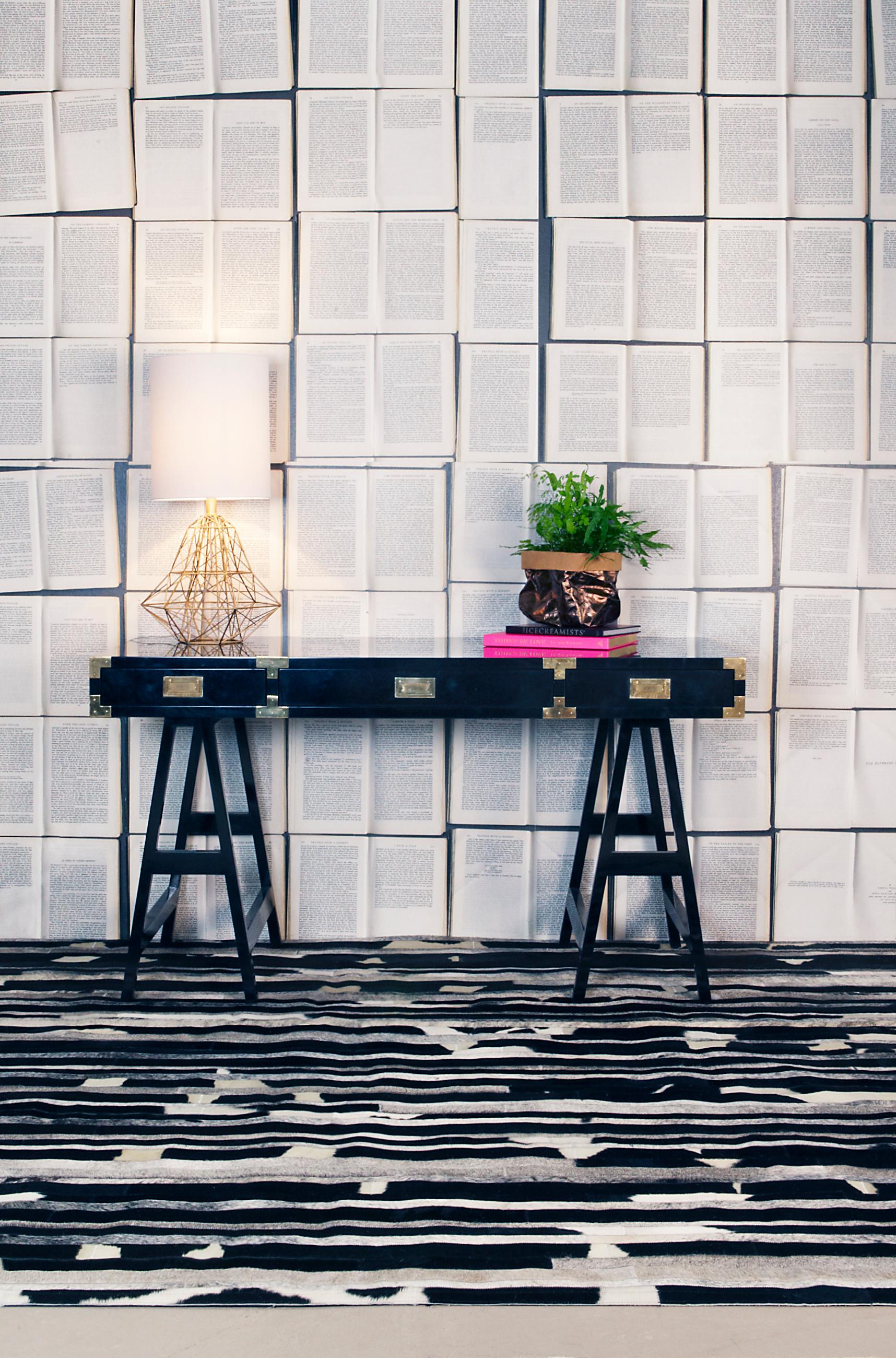 Art Déco Tappeto da pavimento in pelle bovina Cojonudo personalizzabile nero, maculato e grigio X-Large in vendita