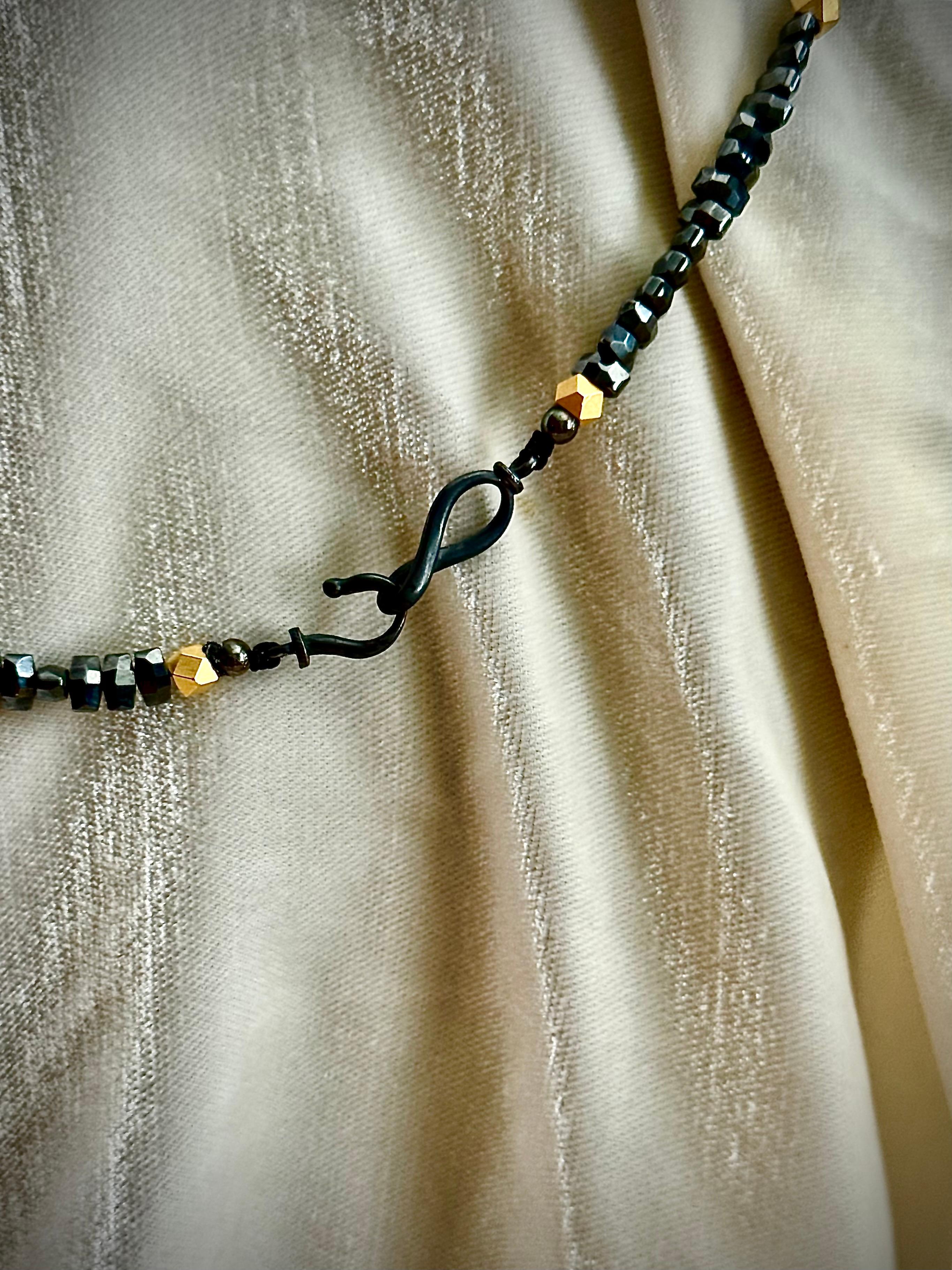 Black spinel and lapis lazuli necklace In New Condition For Sale In New Orleans, LA