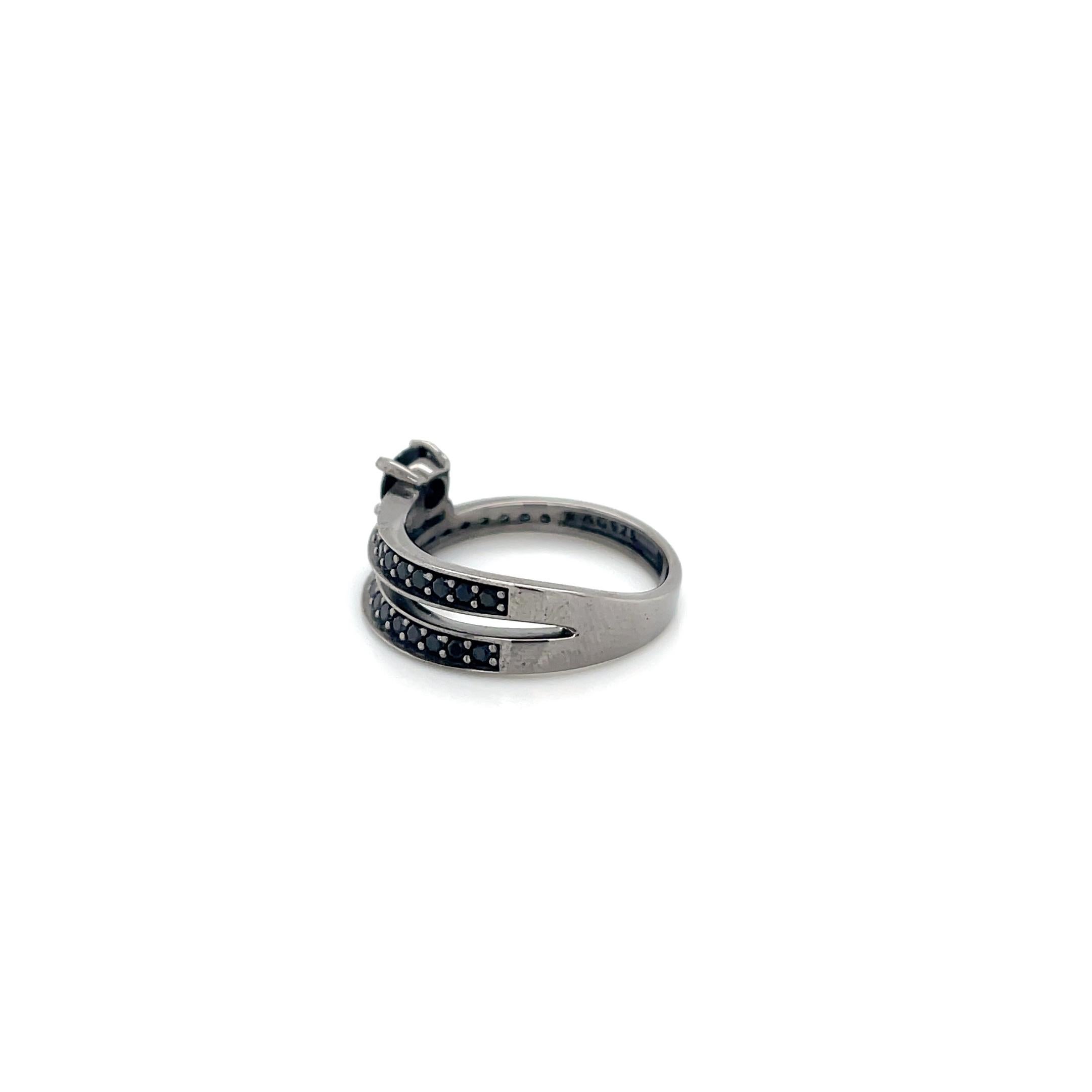 Anello Pavé di Spinello Nero e Onice con finitura in rodio nero In condizioni Nuovo in vendita a Ridgefield, CT