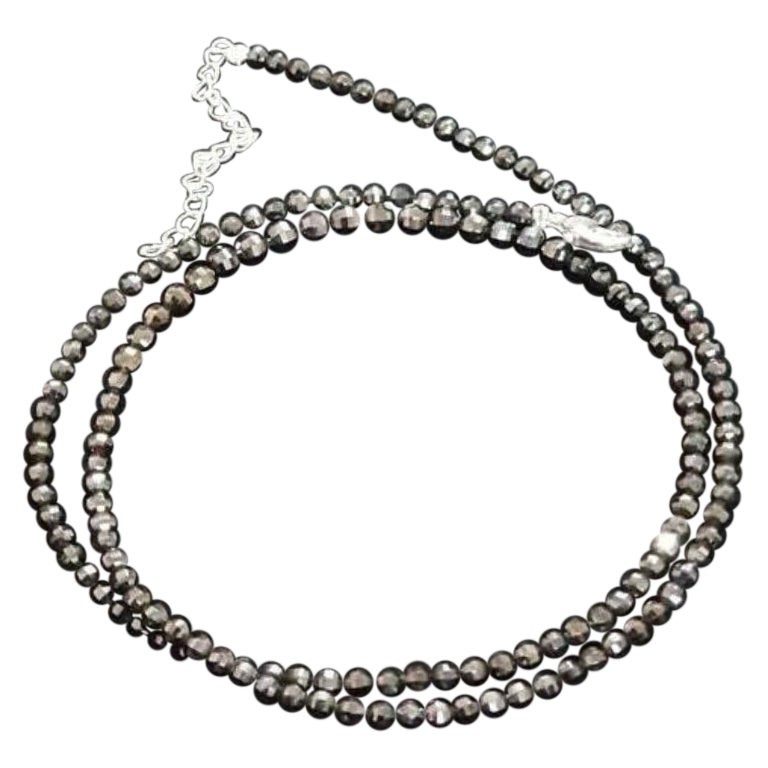 Collana con perline di spinello nero in argento 925 Regali per Natale Collana con perline. in vendita