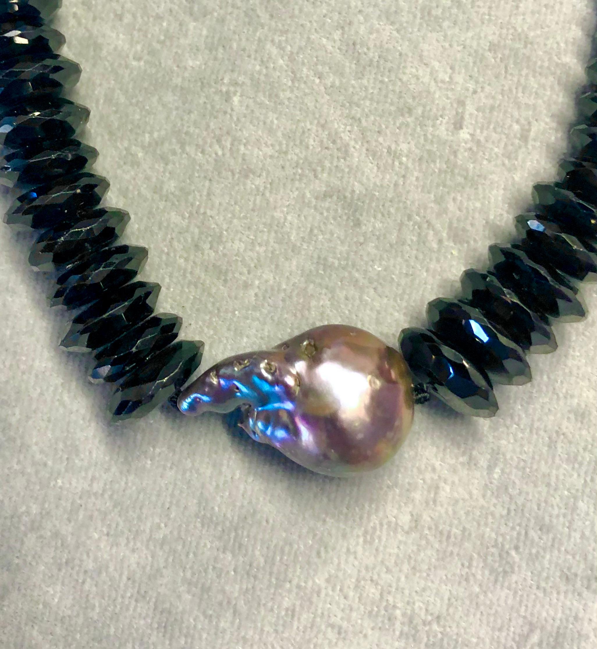 Black Spinel Necklace with freshwater cultured grey pearl center In New Condition For Sale In New Orleans, LA