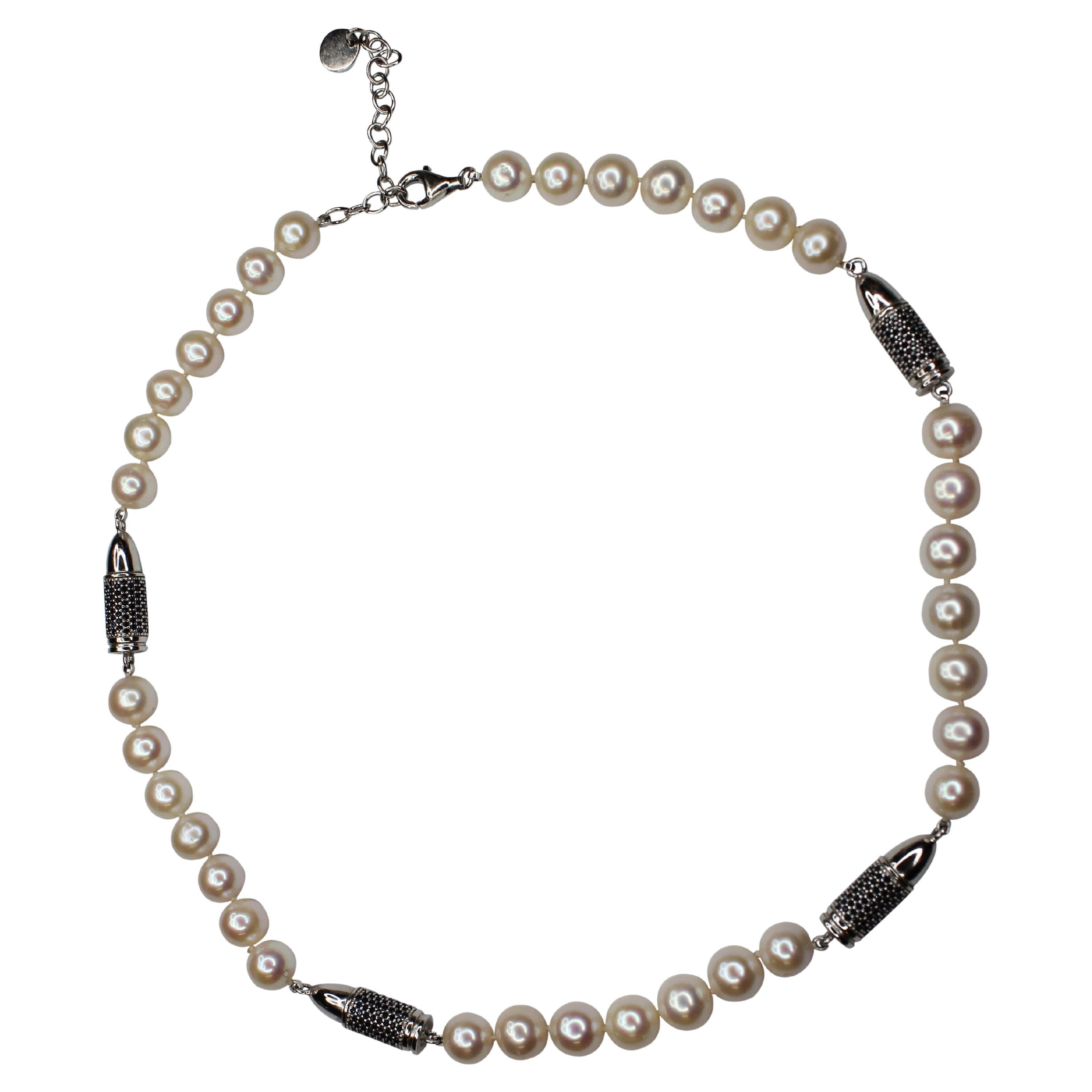 Collier en argent sterling et rhodium avec perles blanches et spinelle noire en forme de balle pavé