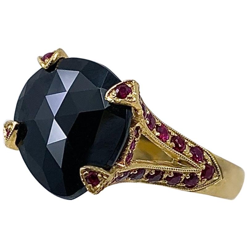 Freeform & Rose Cut Black Spinel in 18 Karat Yellow Gold & Ruby Cocktail Ring For Sale