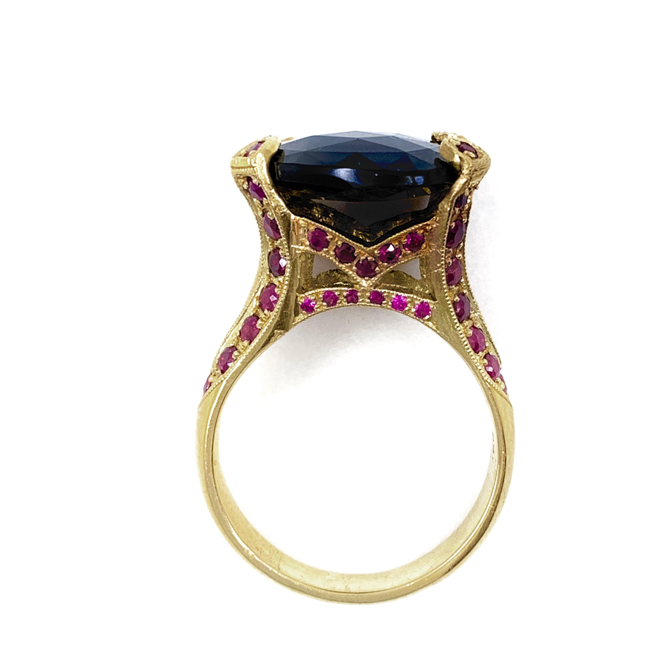 Freeform & Rose Cut Black Spinel in 18 Karat Yellow Gold & Ruby Cocktail Ring For Sale 5
