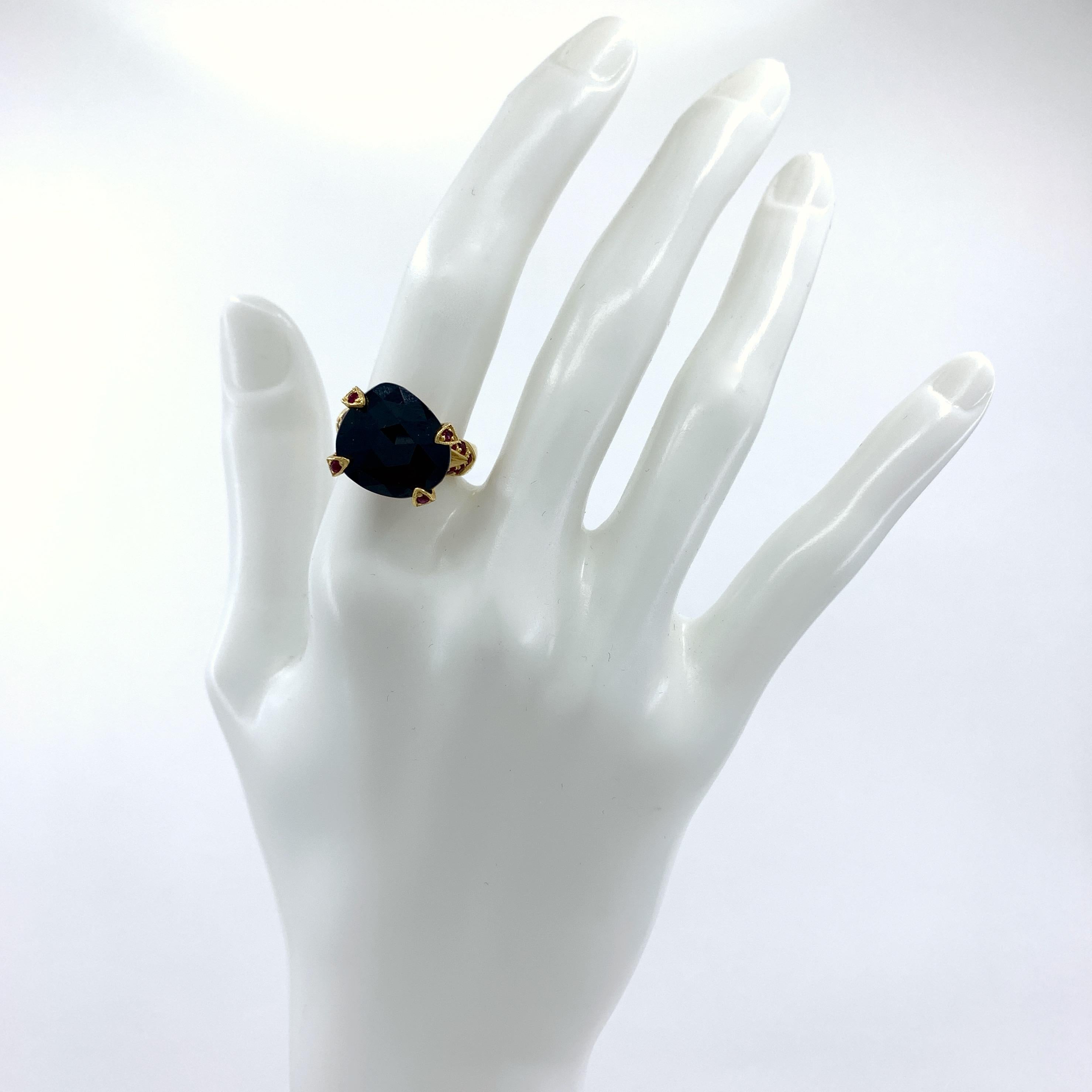 Freeform & Rose Cut Black Spinel in 18 Karat Yellow Gold & Ruby Cocktail Ring For Sale 1