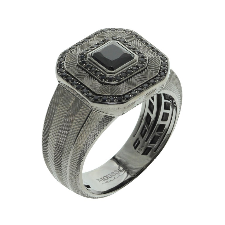 Black Spinel Sapphire 18 Karat Black Gold Male Tweed Texture Ring For ...