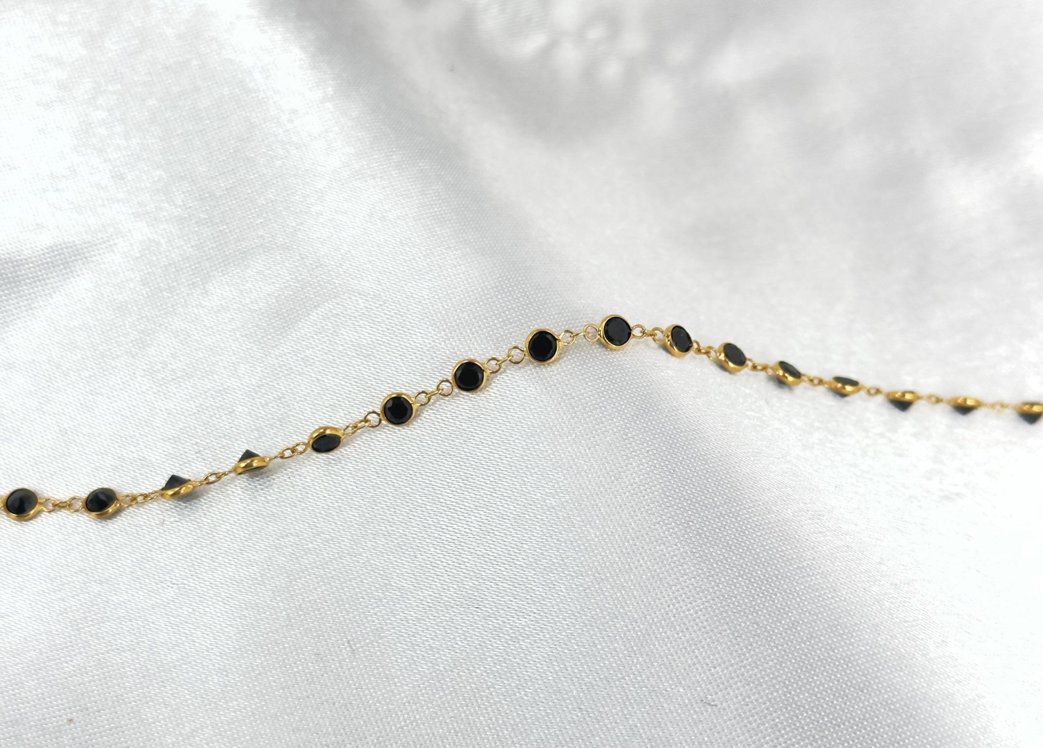 Taille ronde Collier tennis en spinelle noire, collier de pierres précieuses, collier en or 18 carats en vente