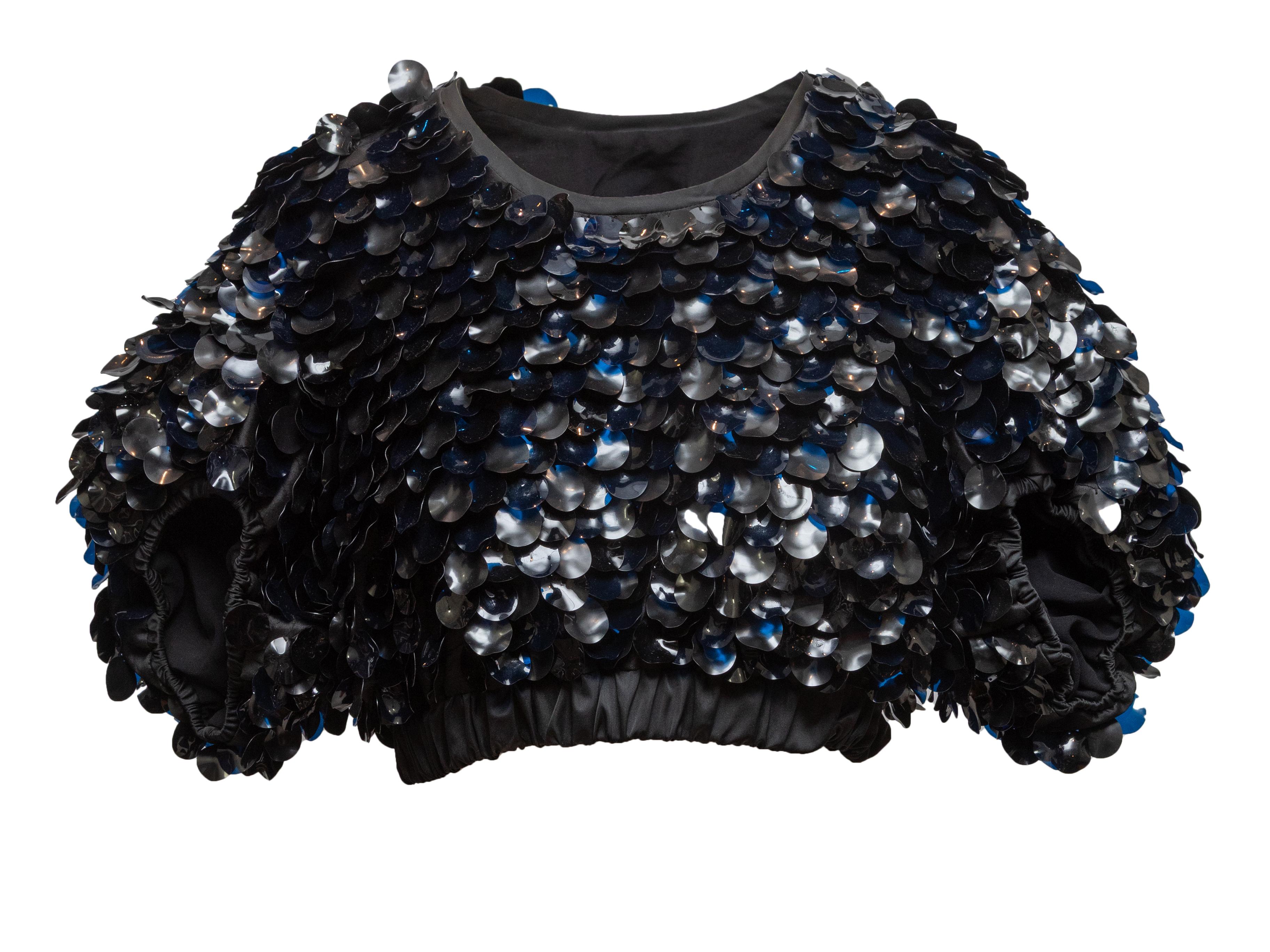 Schwarzes paillettenbesetztes Crop-Top von Sportmax. Rundhalsausschnitt. Kurze Puffärmel. 36