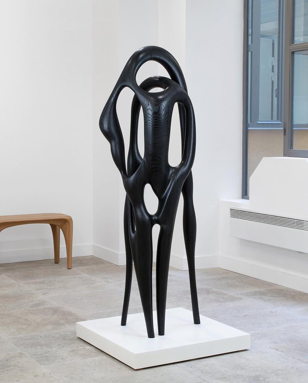 Scultura in frassino macchiato di nero n. 2 scolpita a mano e firmata da Maxime Goléo in vendita 7