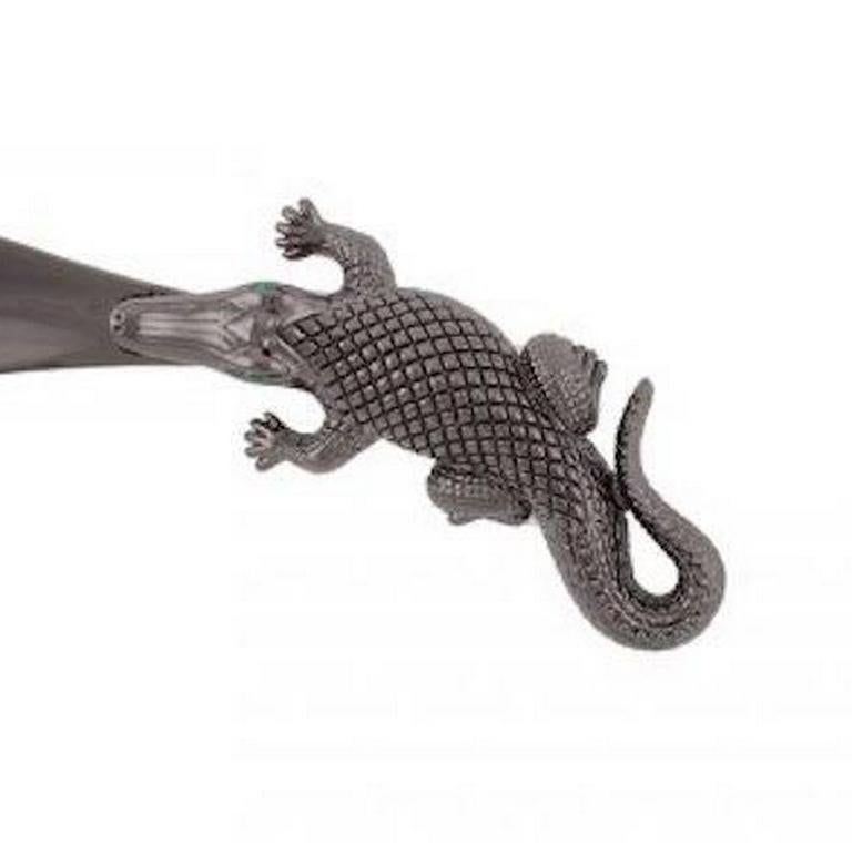 Black Stalking Alligator Shoehorn by John Landrum Bryant In New Condition For Sale In New York, NY