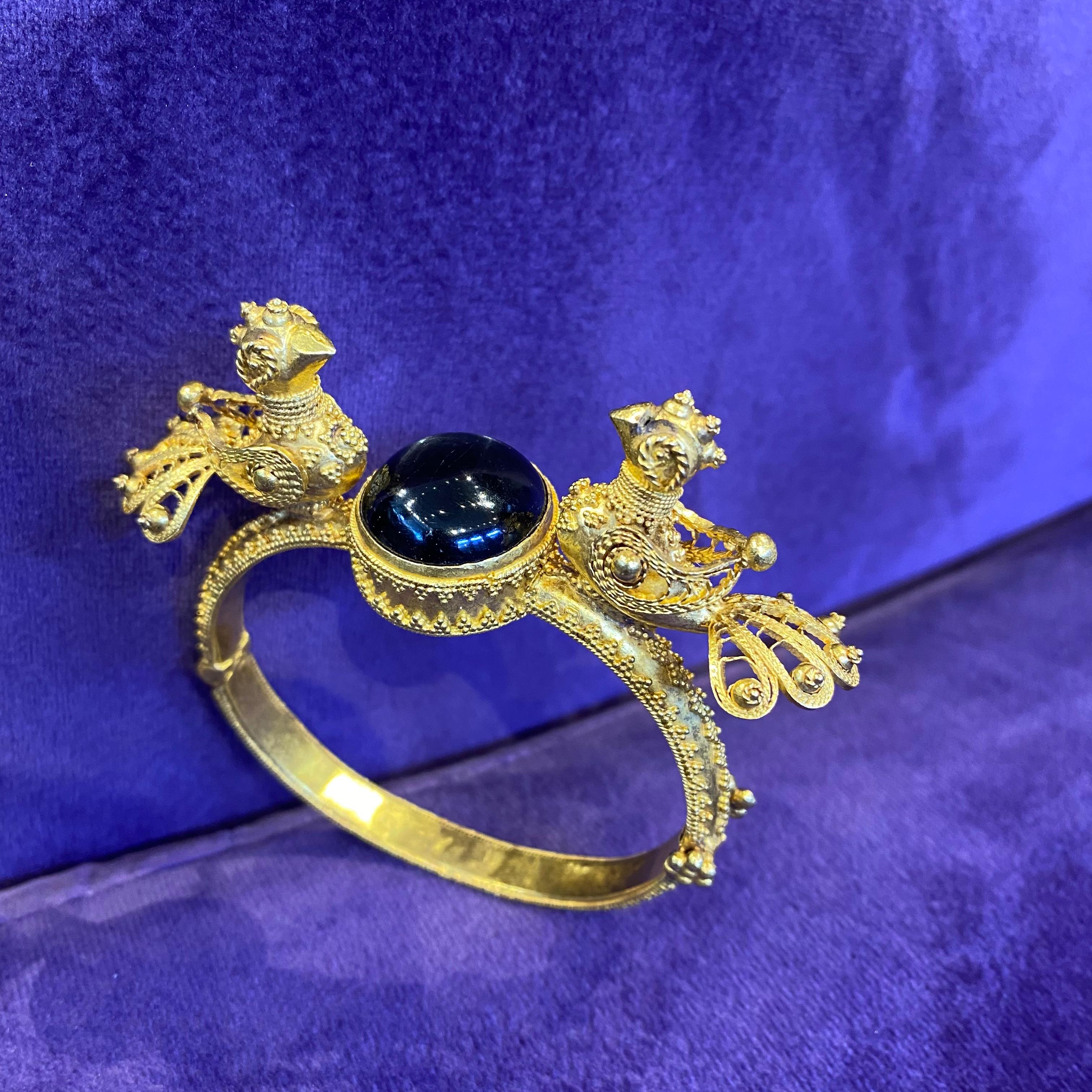 Black Star Sapphire Gold Bird Bangle In Excellent Condition For Sale In New York, NY