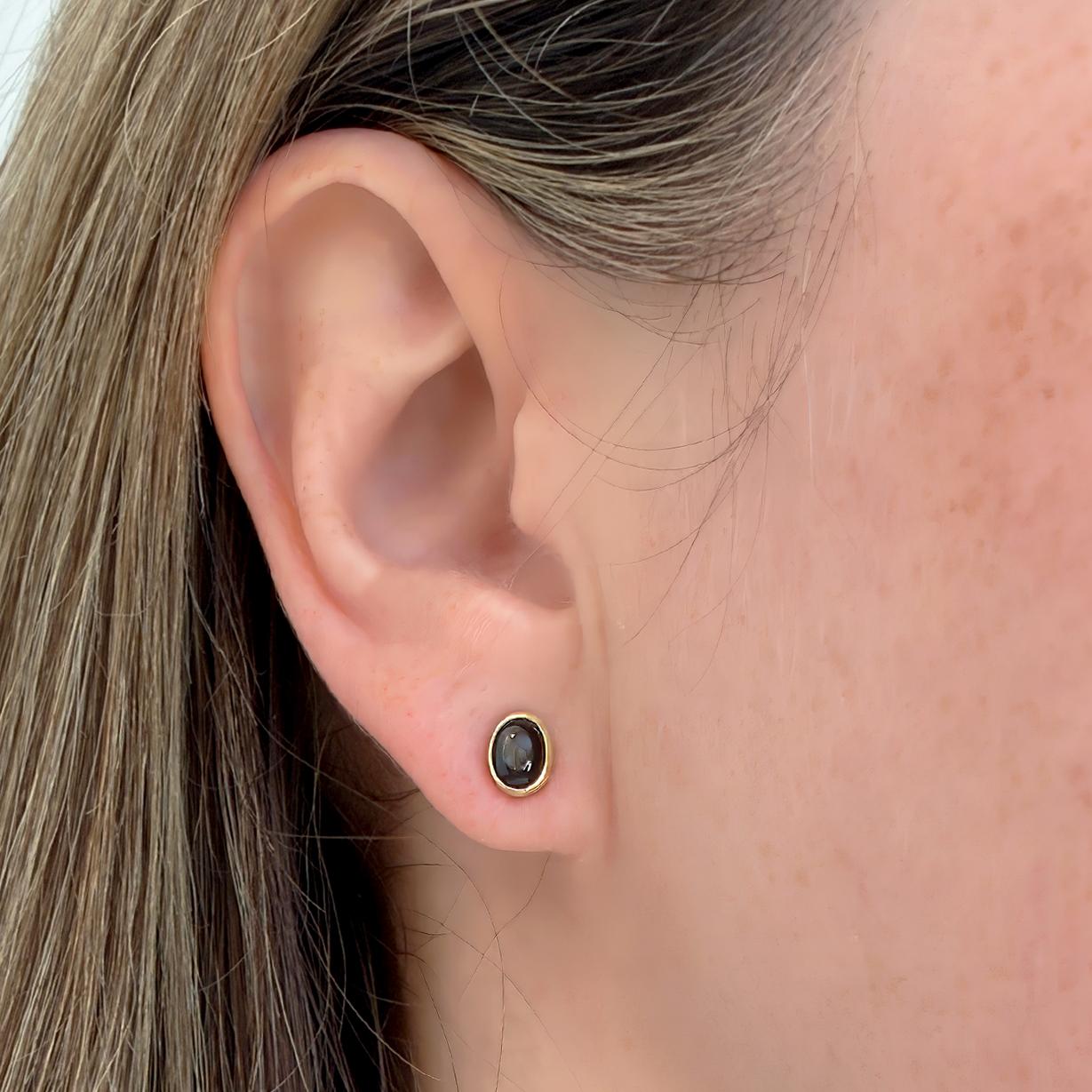 Boucles d'oreilles ovales en saphir étoilé, Monica Marcella 2024 Neuf - En vente à Dallas, TX
