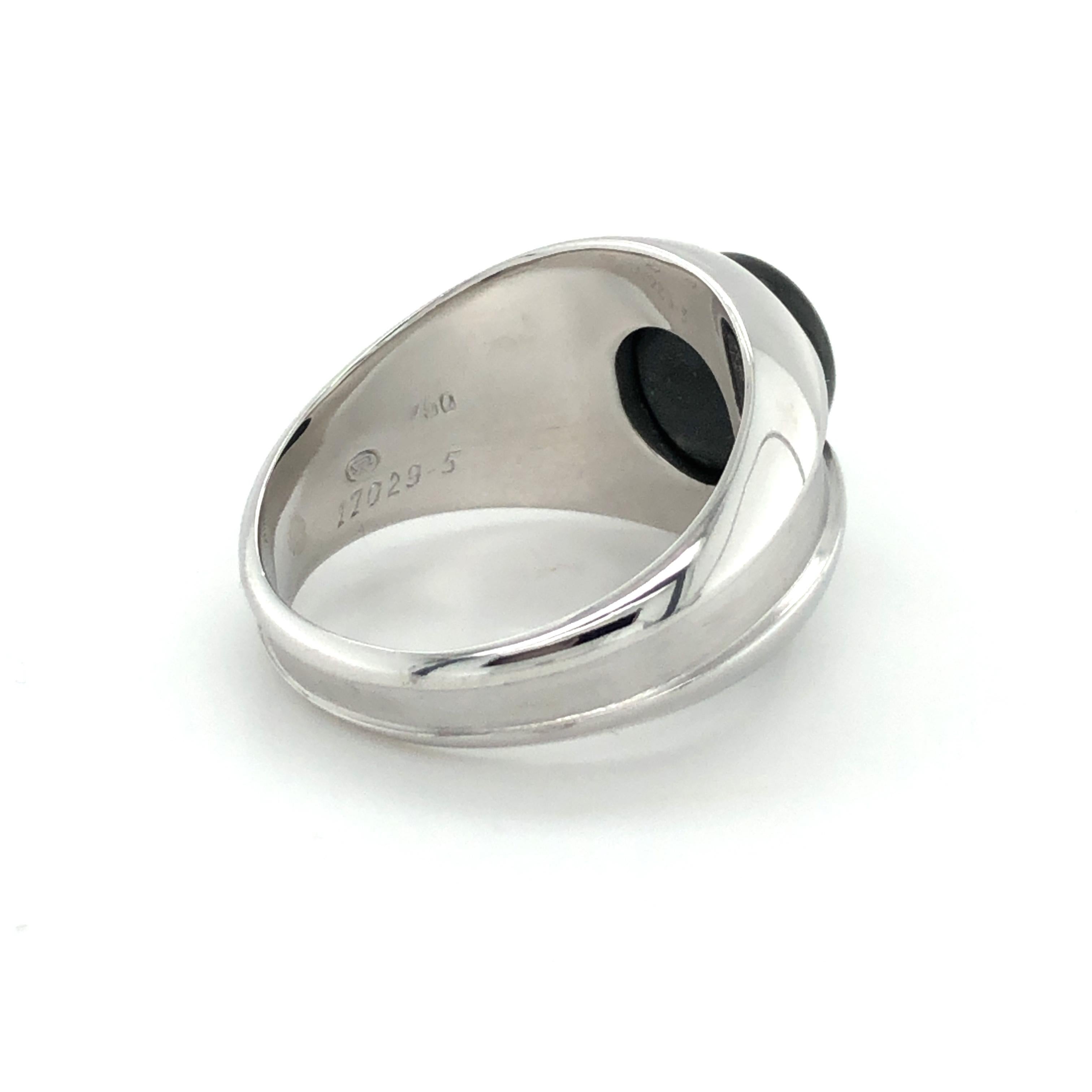 Black Star Sapphire Ring in 18 Karat White Gold by Gübelin For Sale 6