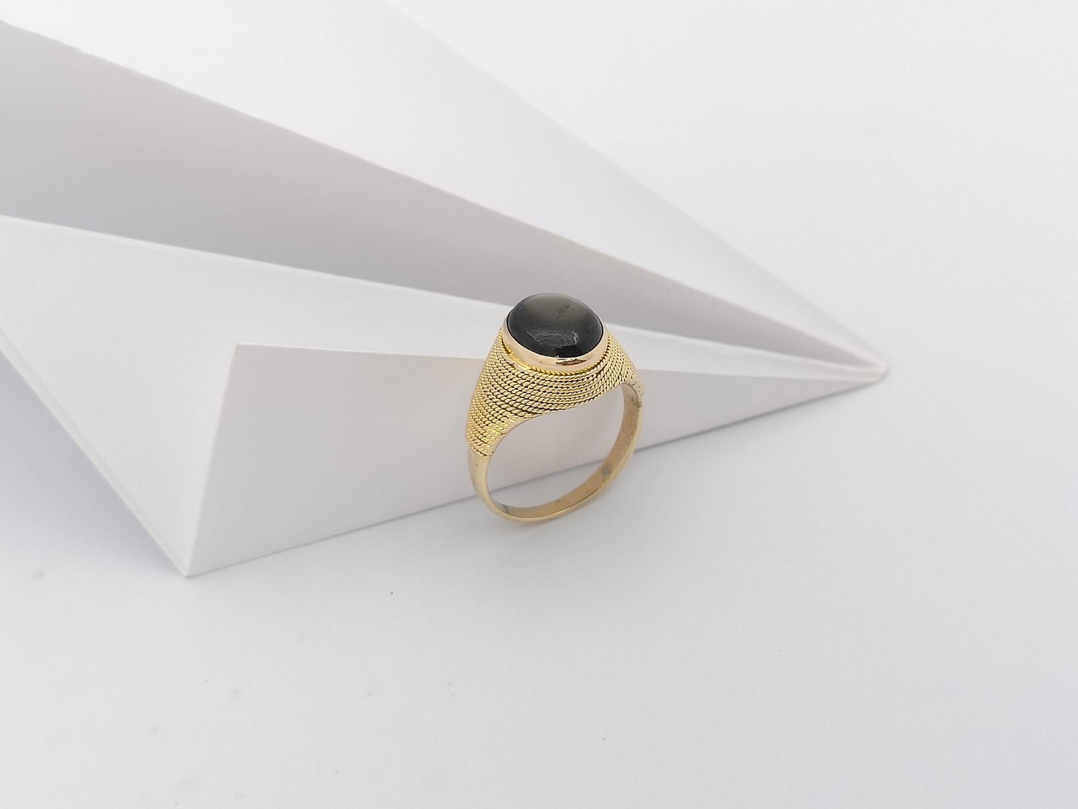 Black Star Sapphire Ring Set in 18 Karat Gold Settings For Sale 2