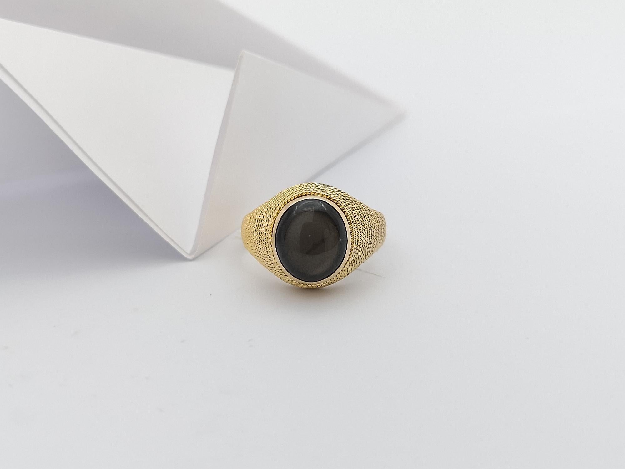 Black Star Sapphire Ring Set in 18 Karat Gold Settings For Sale 7