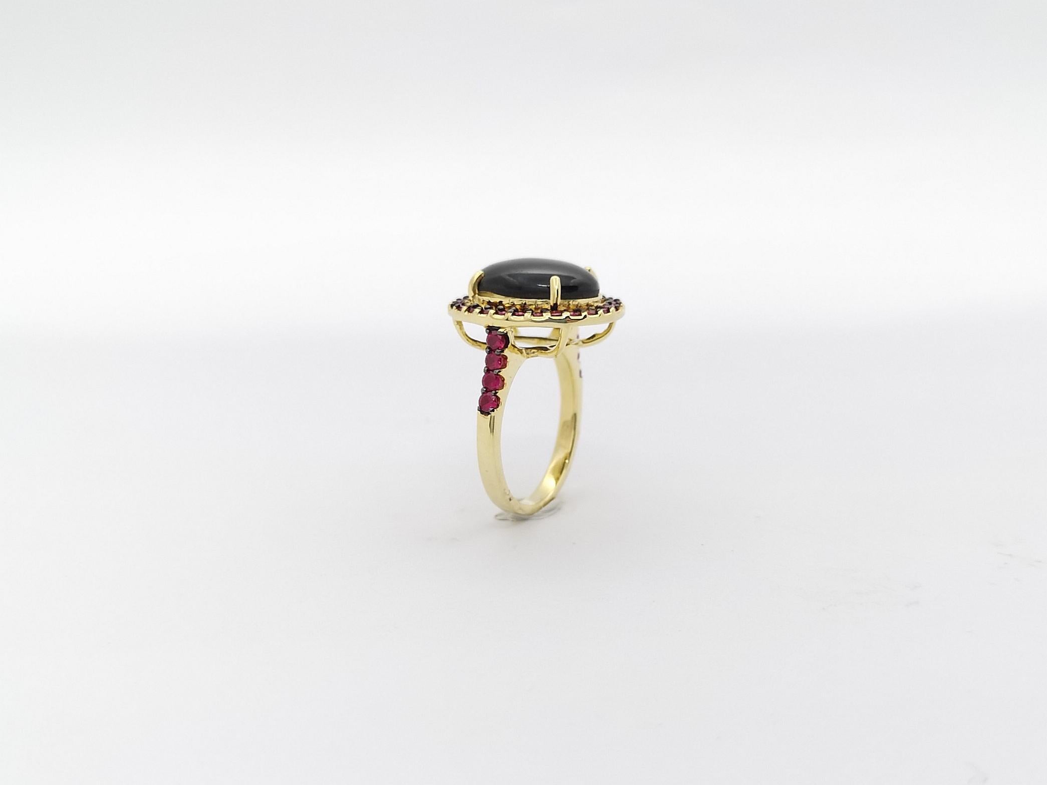 Black Star Sapphire with Ruby Ring Set in 18k Gold Settings For Sale 8