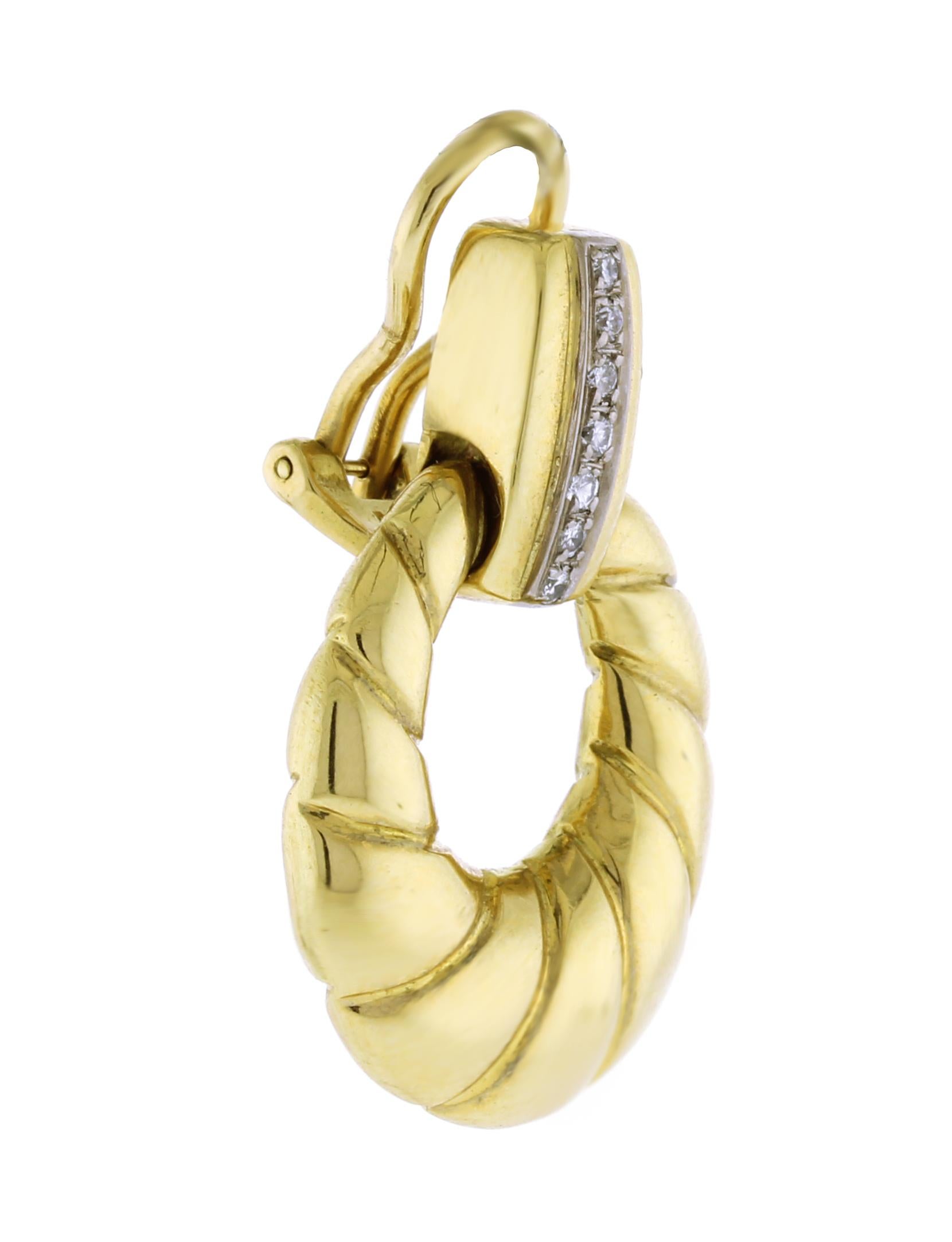 Black, Starr & Frost, orecchini in oro giallo 18 carati e diamanti con pendenti In condizioni ottime in vendita a Bethesda, MD