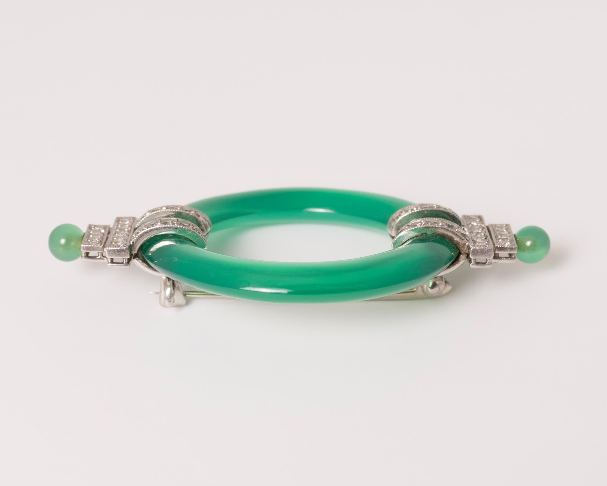 Black Starr & Frost Art Deco Chrysoprase, Platinum and Diamond Ring Brooch In Good Condition In Paris, FR