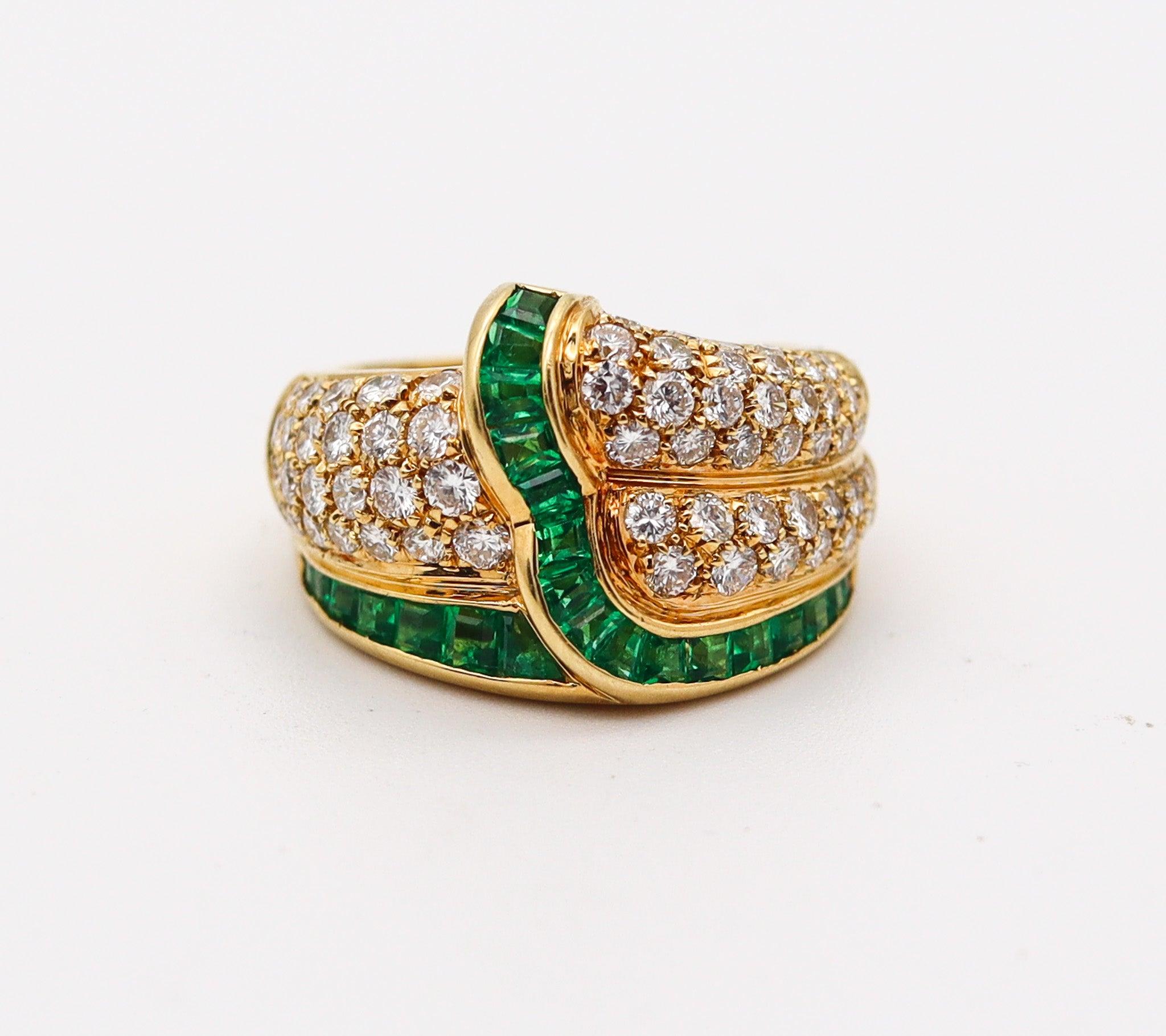 Modernist BLACK STARR & FROST Cocktail Ring 18Kt Gold With 4.45 Ctw In Diamonds & Emeralds For Sale