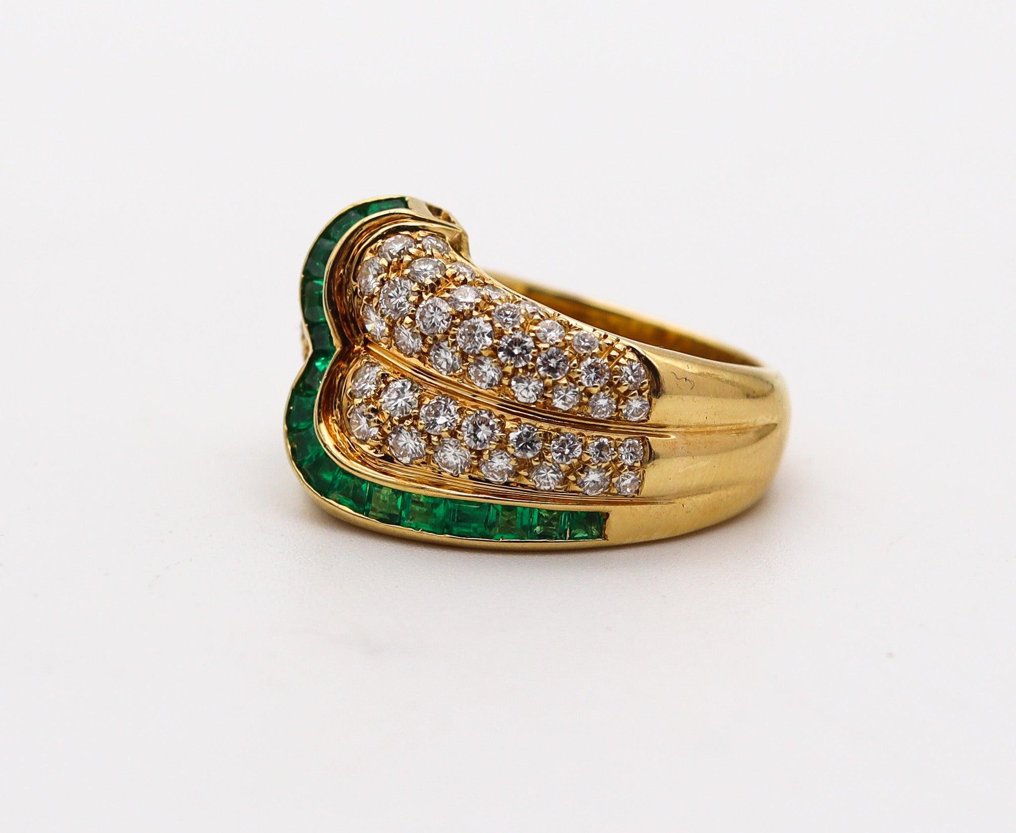 BLACK STARR & FROST Cocktail Ring 18Kt Gold With 4.45 Ctw In Diamonds & Emeralds In Excellent Condition For Sale In Miami, FL