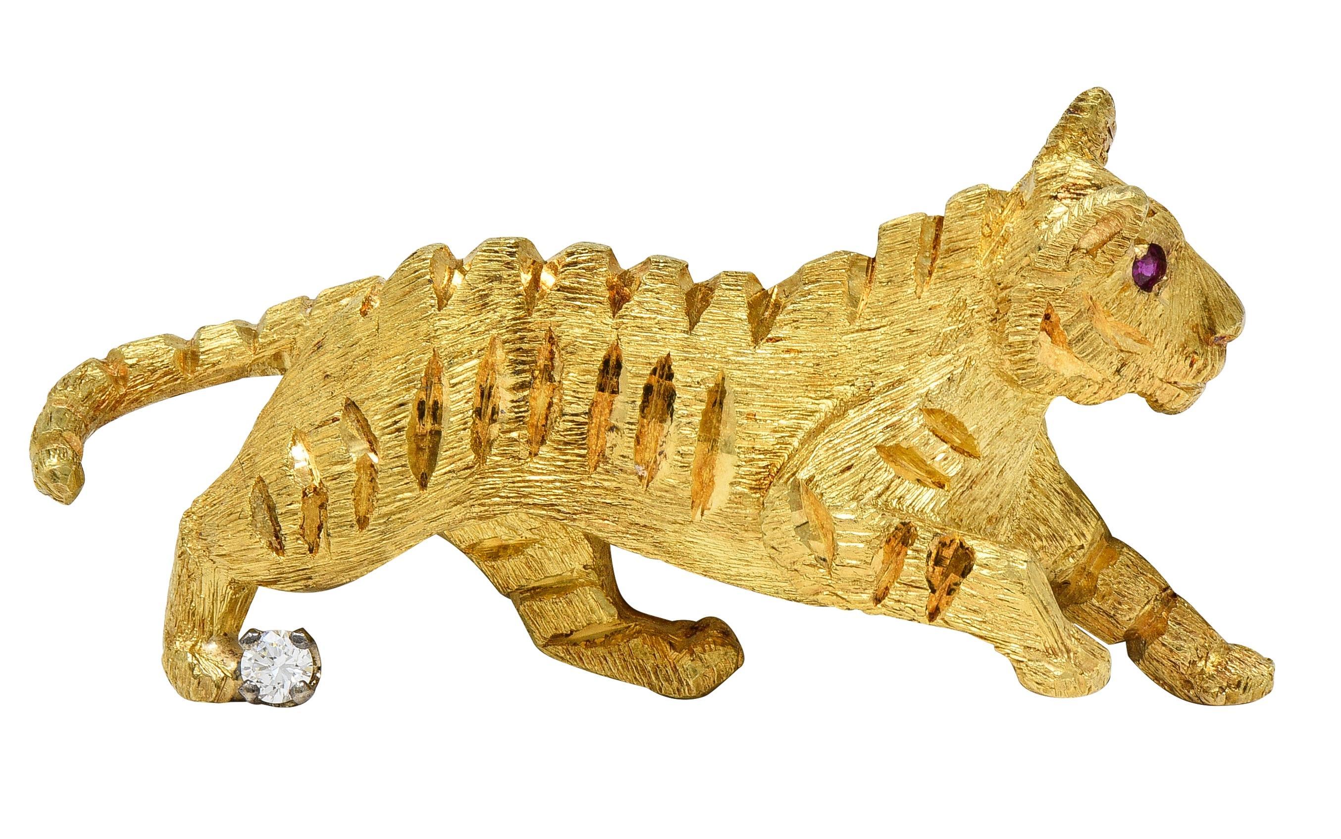 Black Starr & Frost Diamond Ruby 18 Karat Yellow Gold Vintage Tiger Brooch For Sale 3