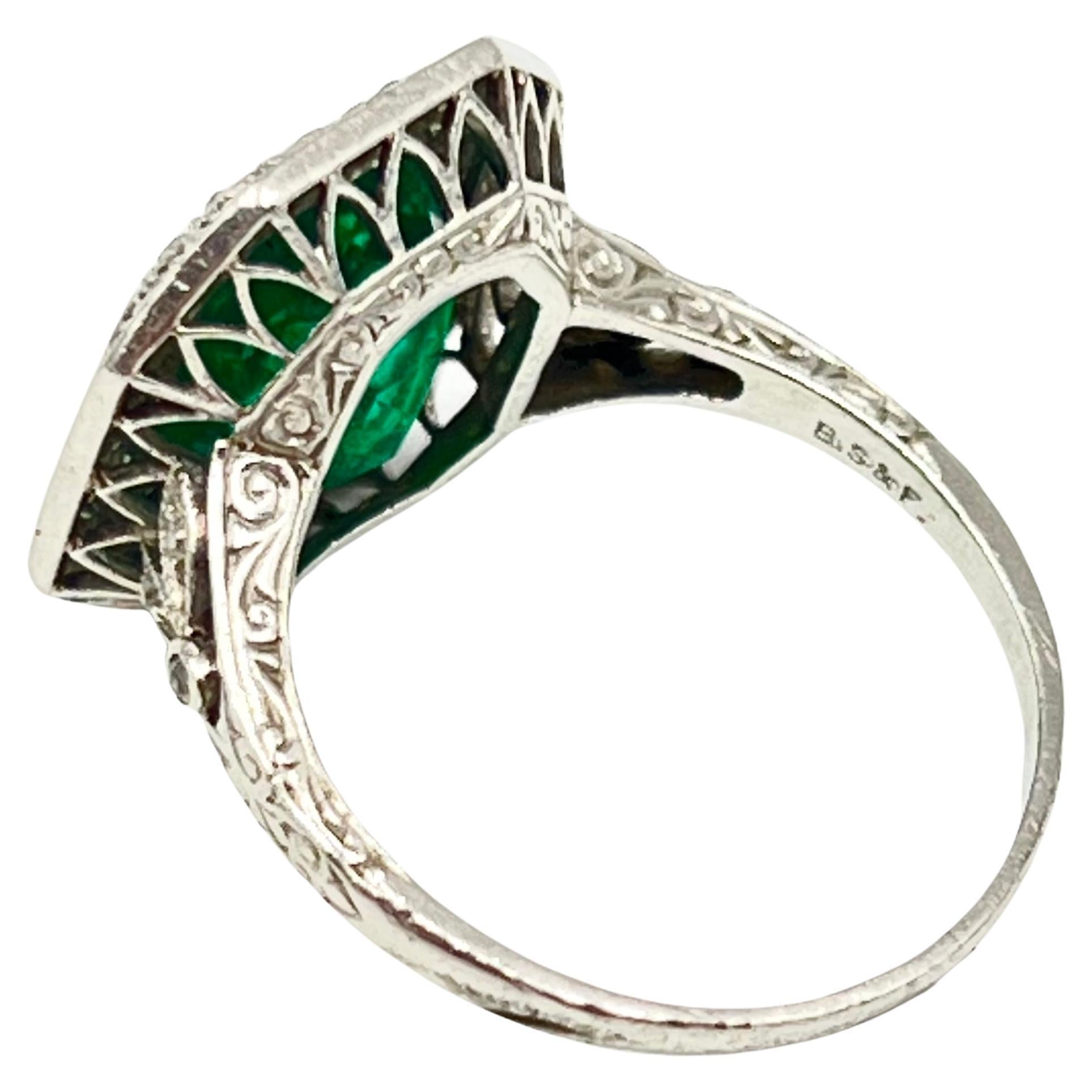 Art Deco Platin kolumbianischer Smaragd-Diamant-Ring mit schwarzem Stern (Edwardian) im Angebot