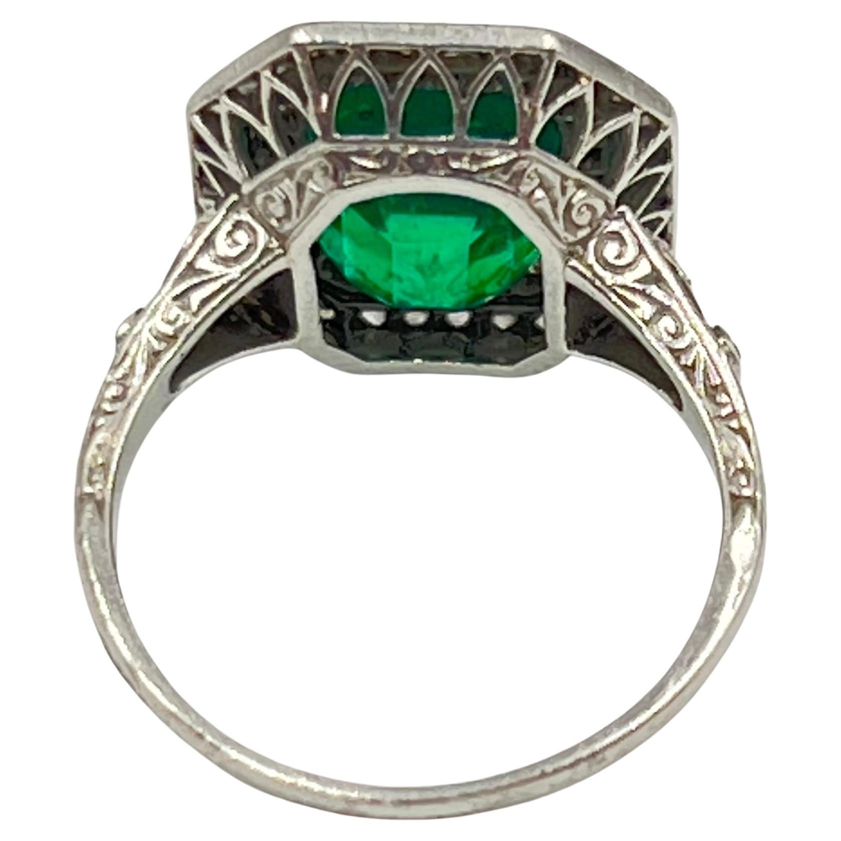 Art Deco Platin kolumbianischer Smaragd-Diamant-Ring mit schwarzem Stern (Smaragdschliff) im Angebot