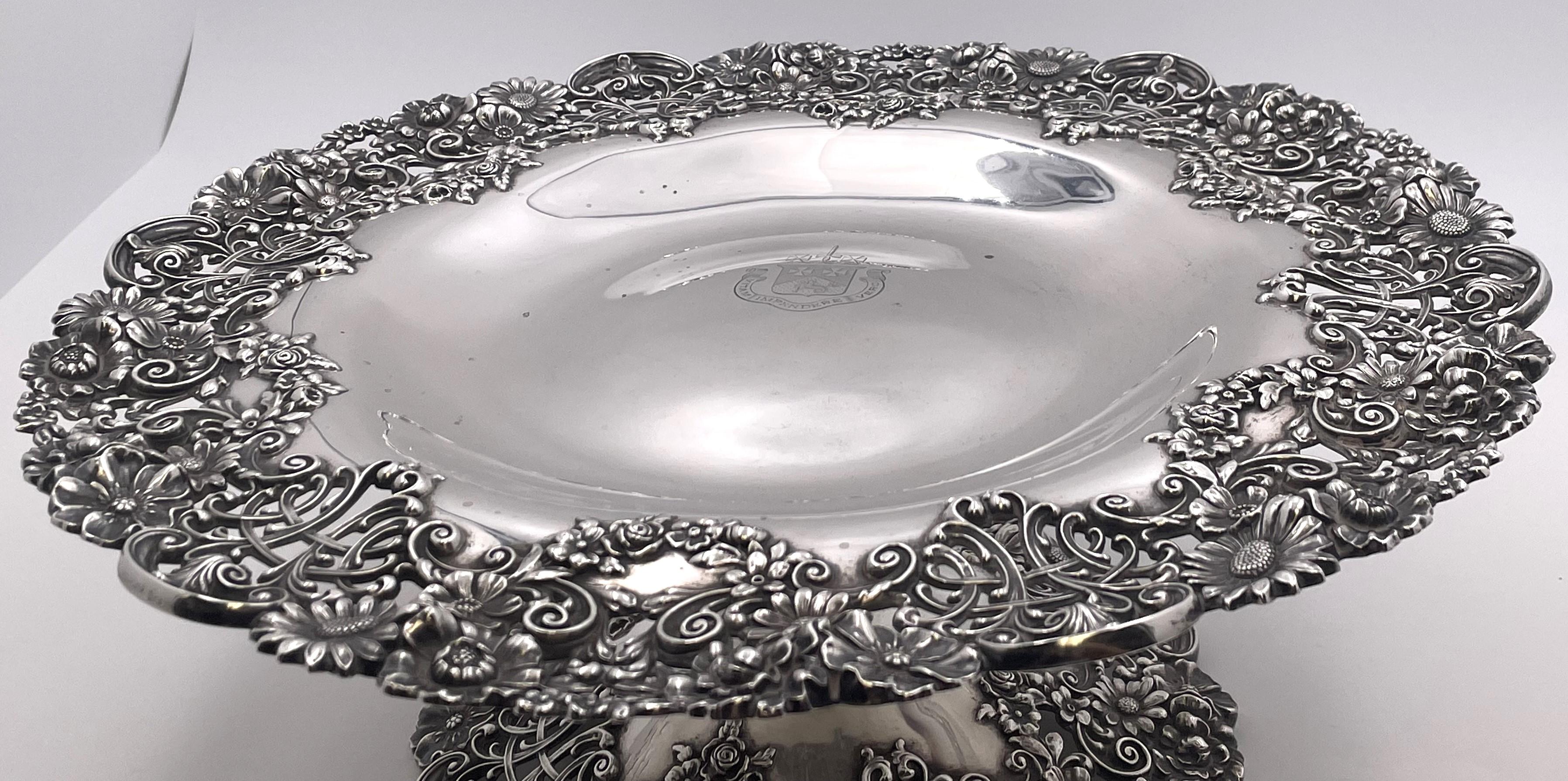 Black, Starr & Frost Tazza/ cake stand de plata de ley de estilo Art Nouveau en Bueno estado para la venta en New York, NY
