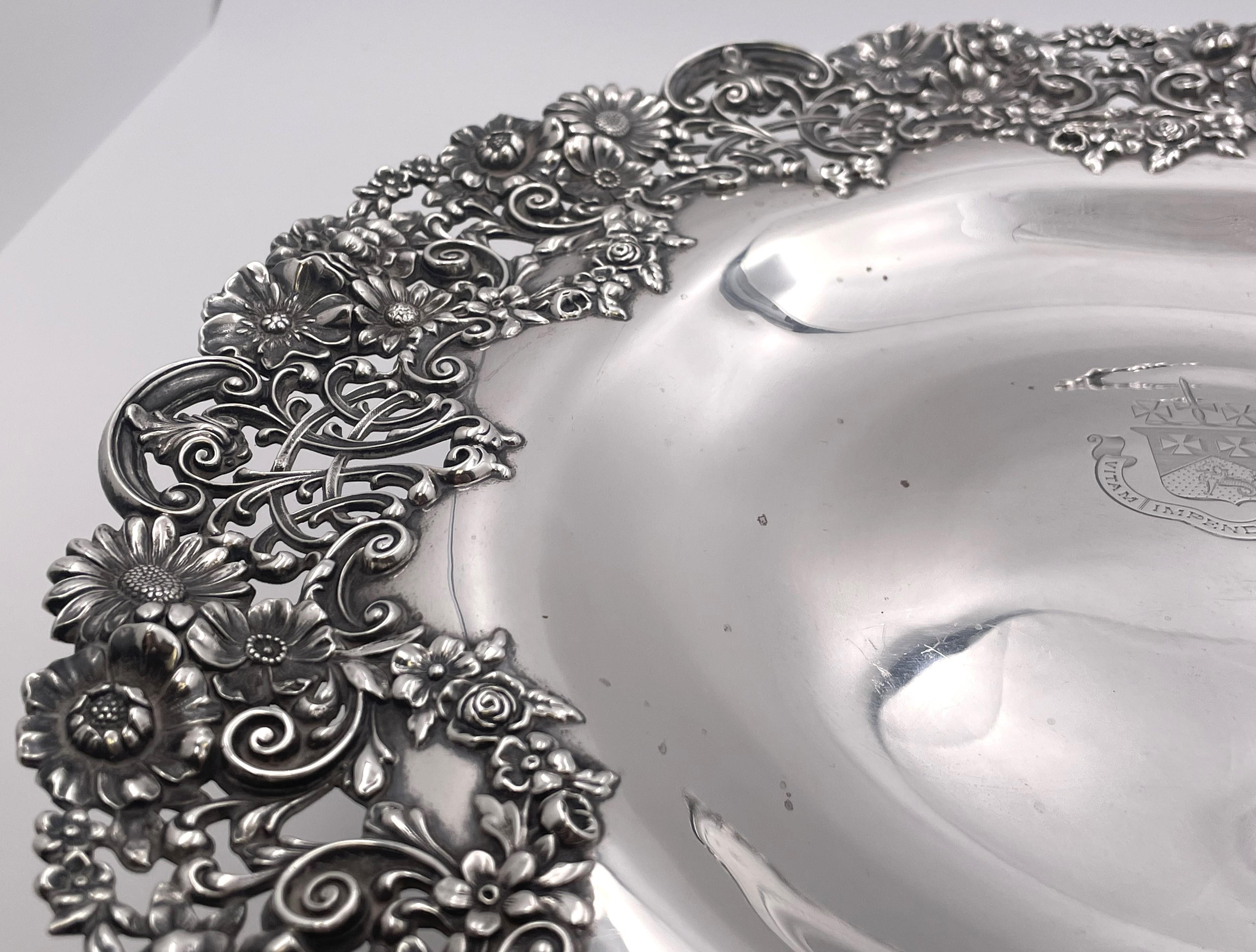 Black, Starr & Frost Tazza/ cake stand de plata de ley de estilo Art Nouveau siglo XX en venta