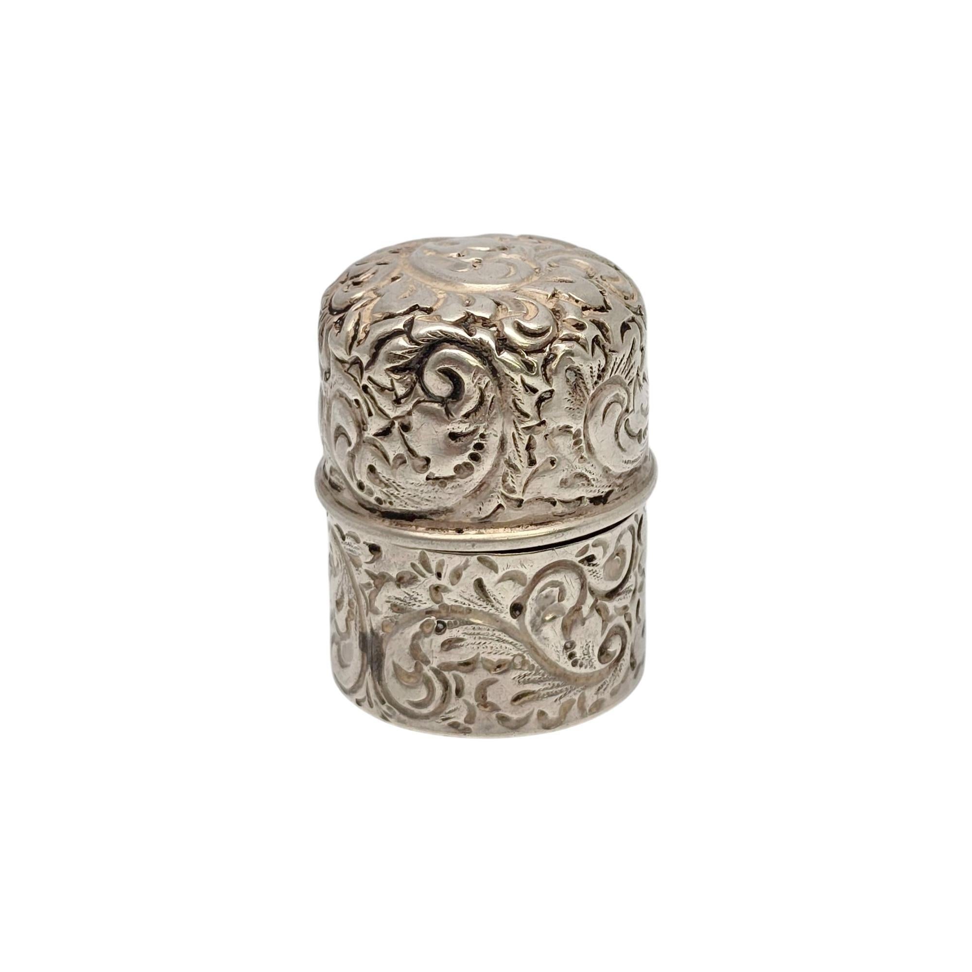 Black Starr & Frost, A Silver Silver porte-fil/étui #21307 Pour femmes en vente