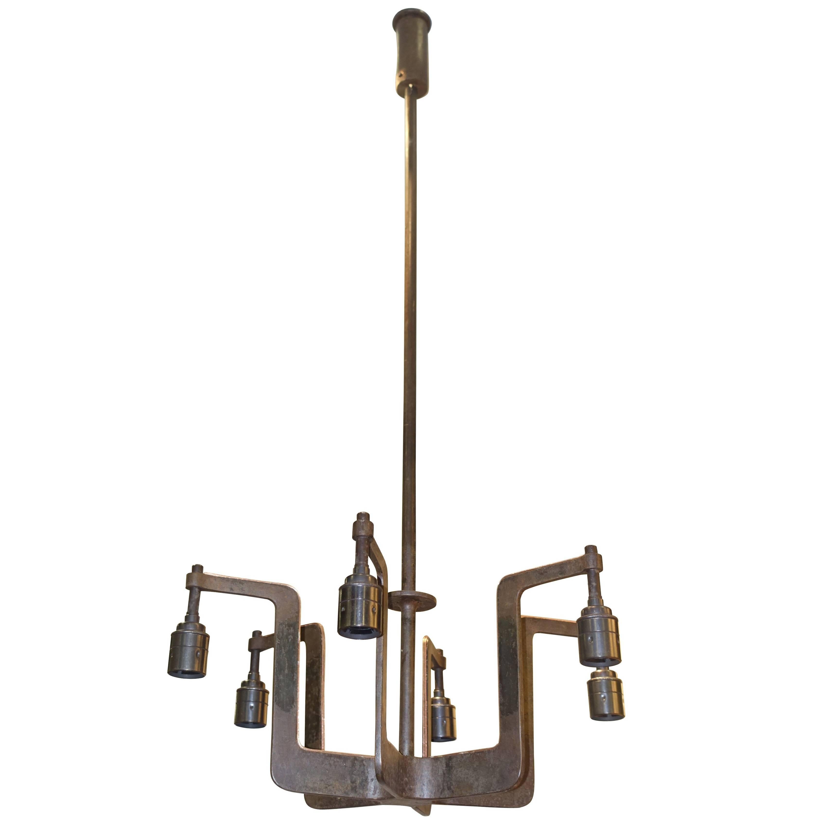 1940s French charming six arm black steel chandelier.
Supporting rod and cap also of black steel.
Nice naturally aged patina.
Measures: Overall height 42.5
