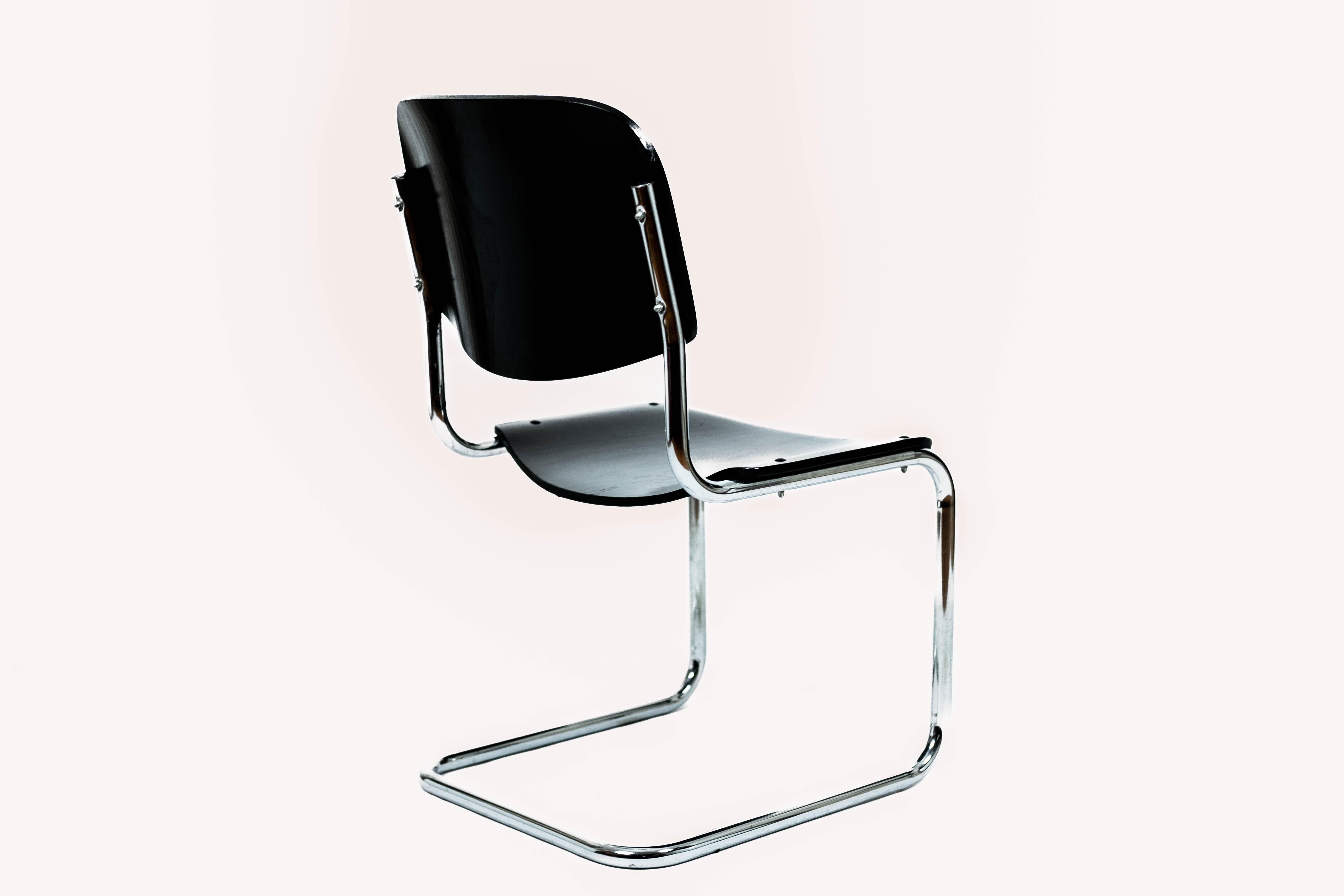 Black Steelpipe Chair in Bauhaus-Style (Vienna, 1970) For Sale 2