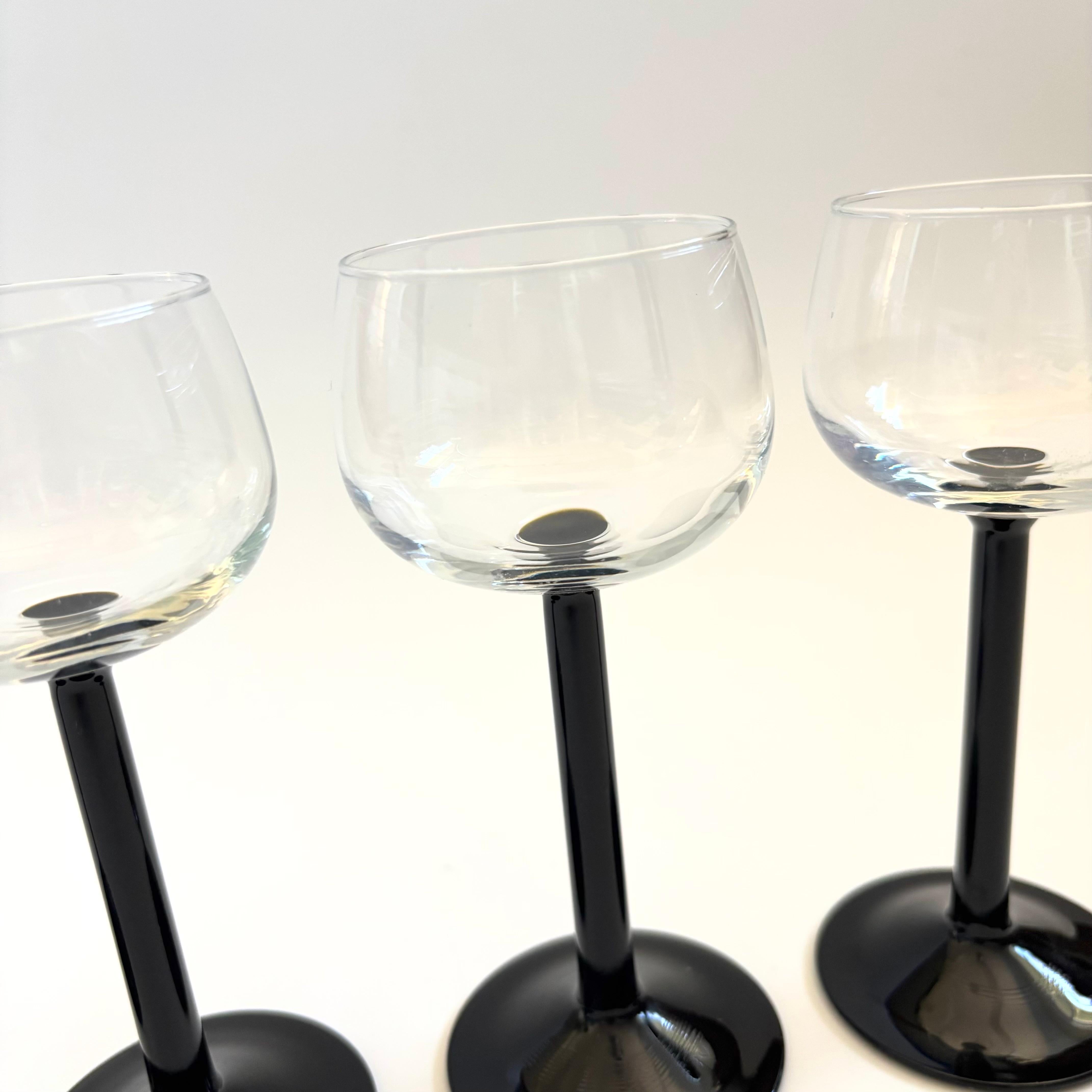 Schwarze Champagnergläser mit Stiel von Luminarc, Frankreich - 4er-Set (Französisch) im Angebot