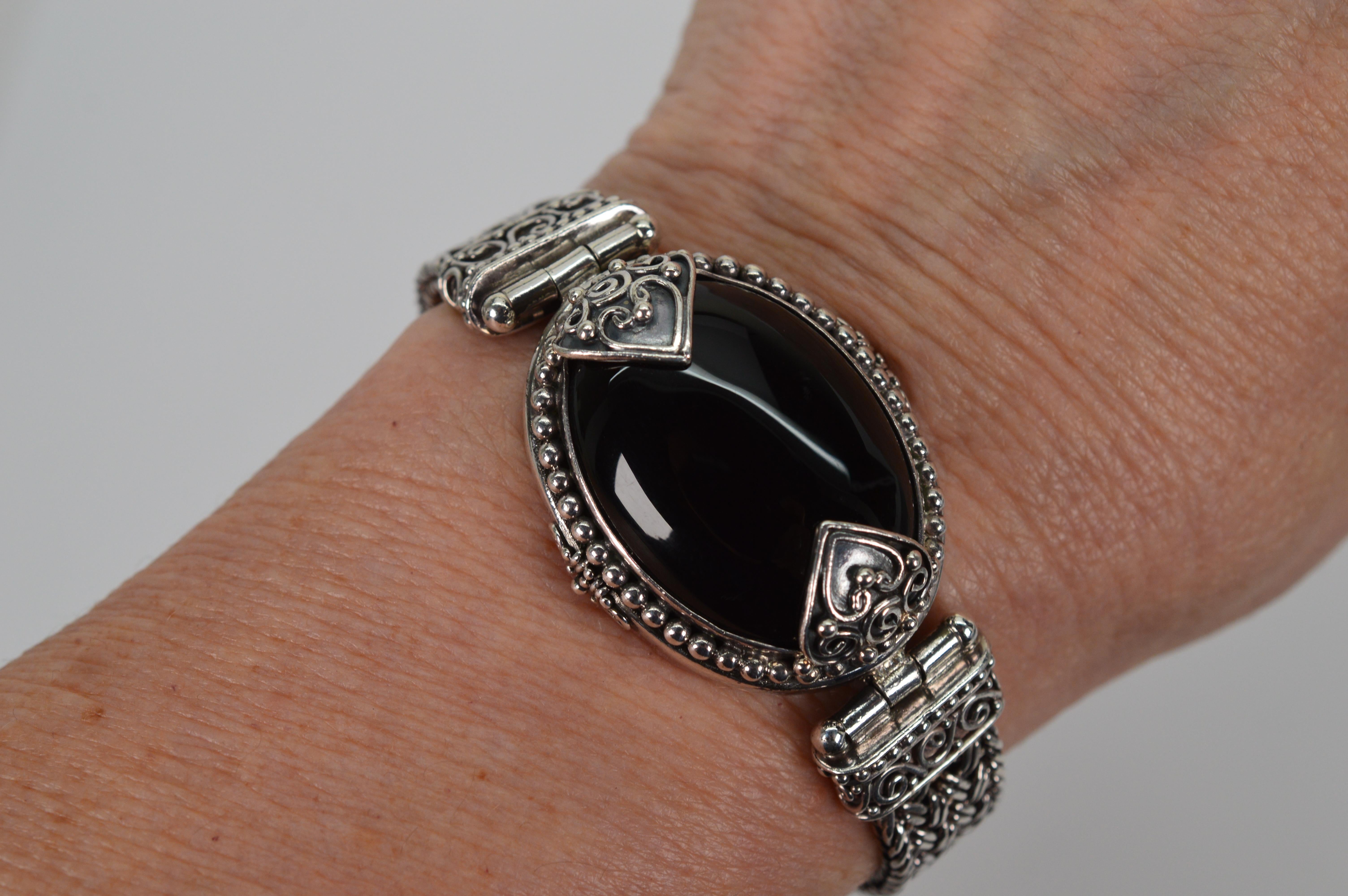 Black Stone Cabochon Sterling Silver Vintage Statement Bracelet In Good Condition In Mount Kisco, NY